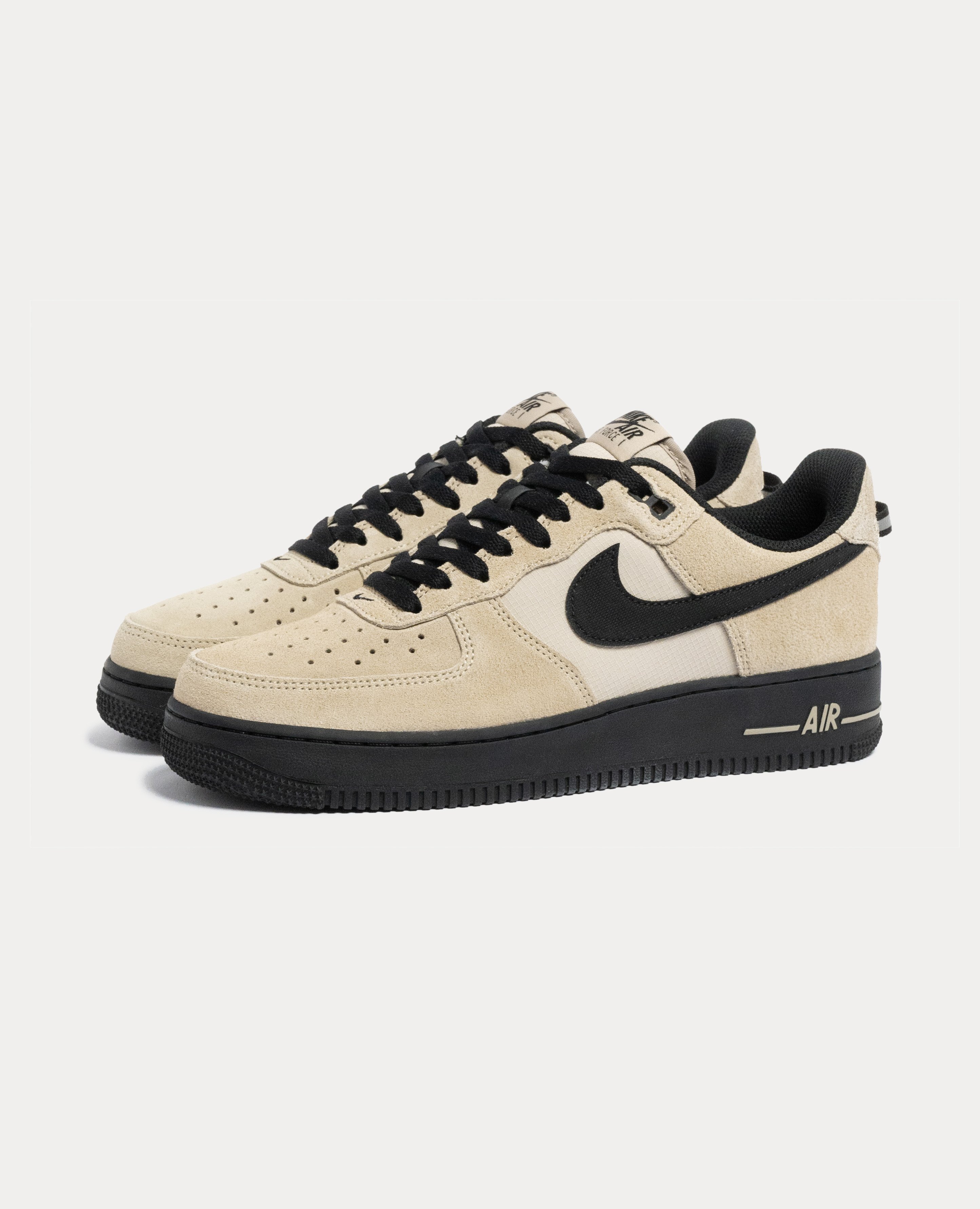 Nike Air Force 1 07 LV8