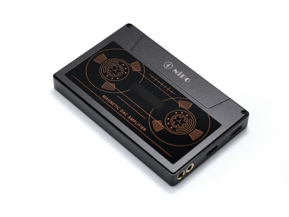 NiPO A200PRO MagSafe 磁吸式隨身 DAC 耳擴｜AK4497SVQ 強勁平衡輸出｜手機一吸上，就變成高推力隨身訊源