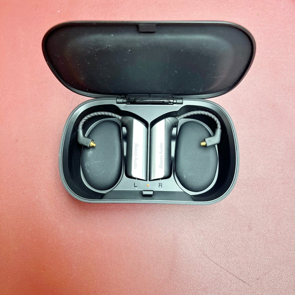 iBasso Audio 真無線藍牙耳掛 CF01 展示出清