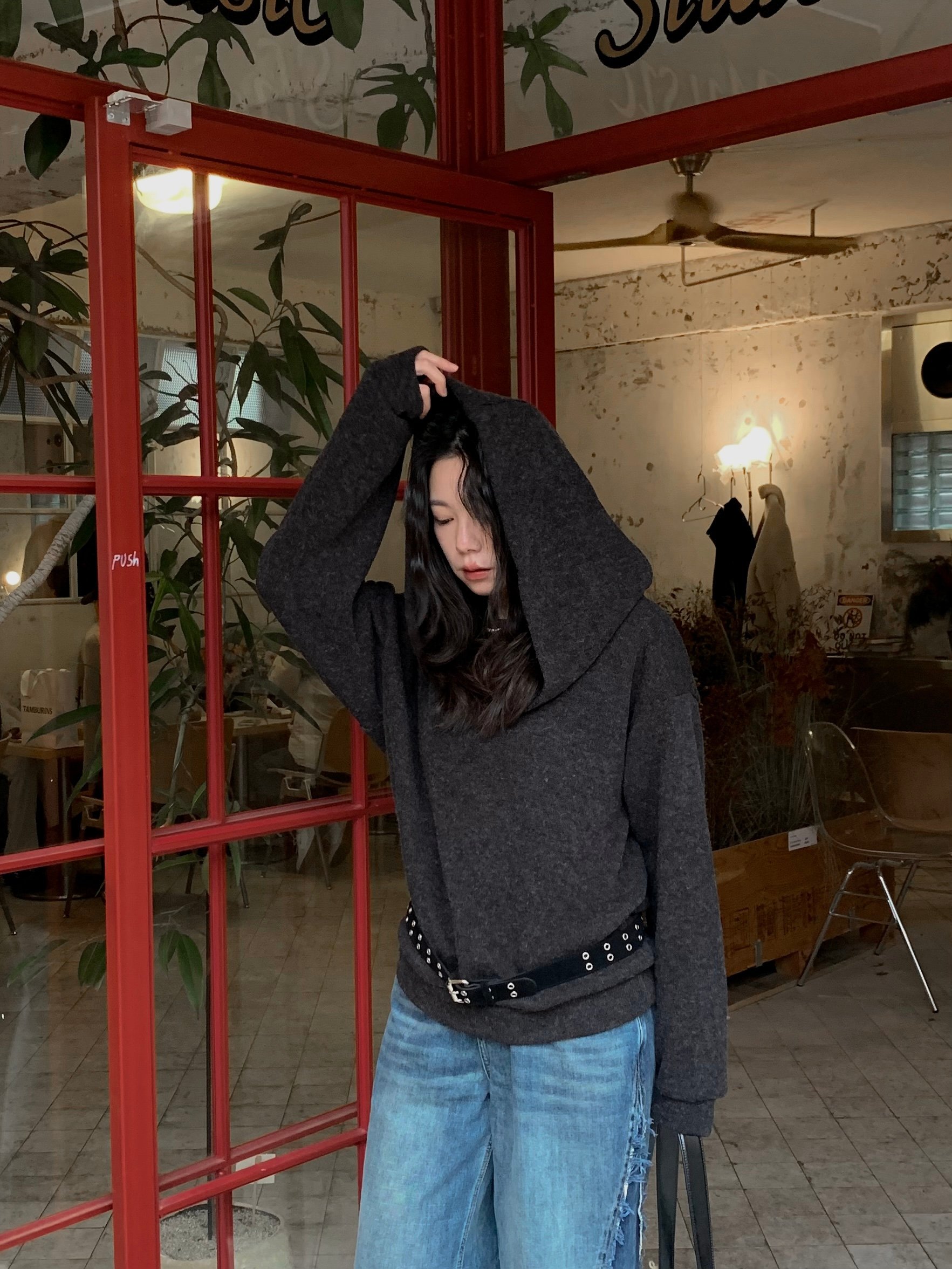 一體成型連帽設計上衣