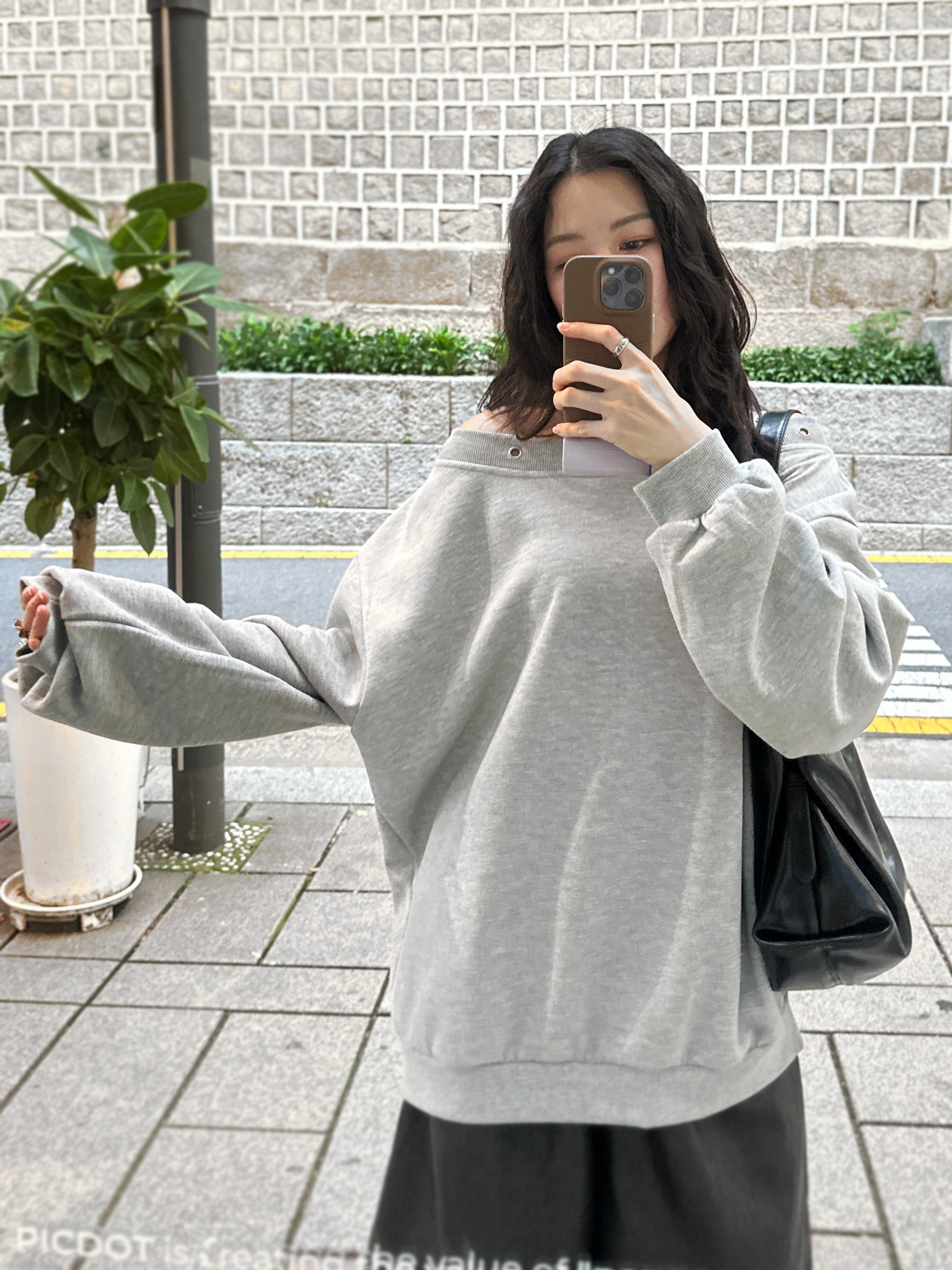 隨性斜肩/一字領兩穿大學踢