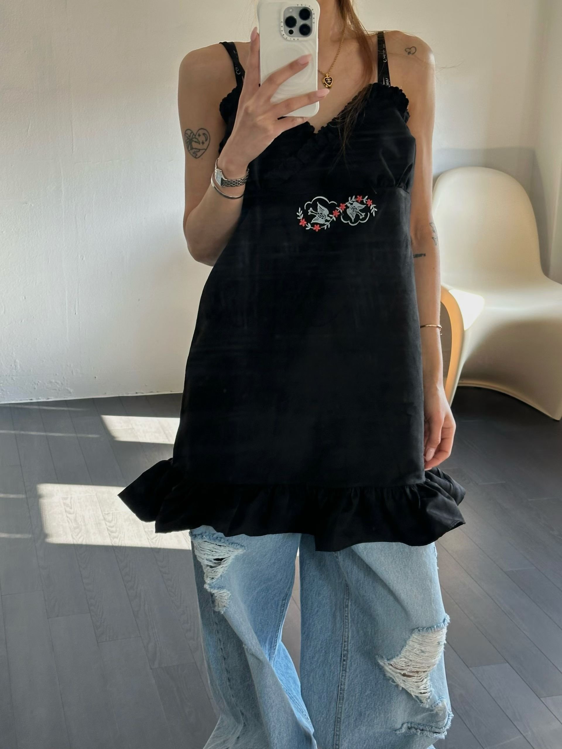 高級感刺繡絨面細肩洋裝