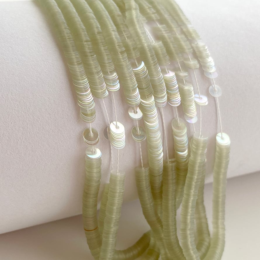 LM-Iridescent light Green color n° 3049-4mm