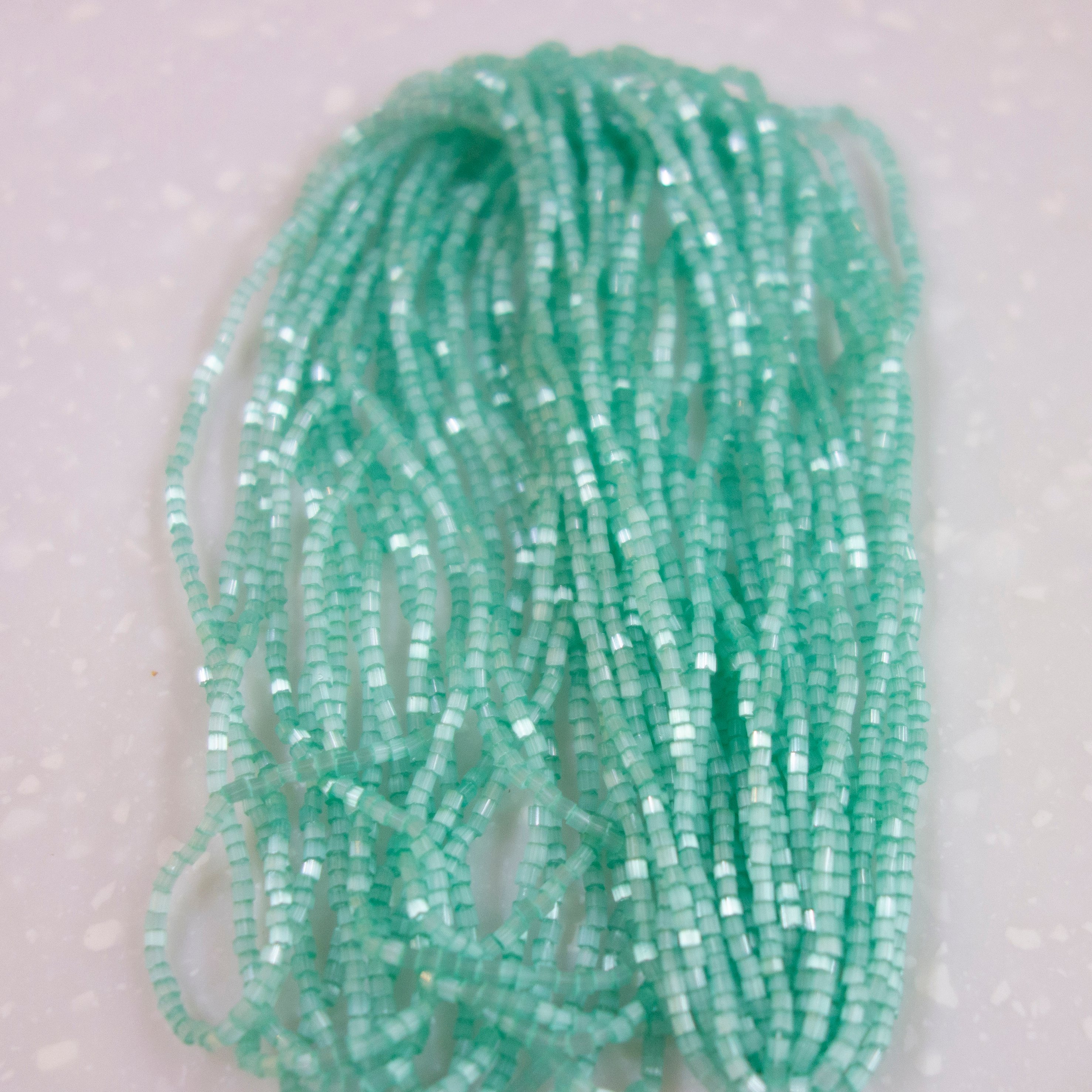 2 CUT BEADS 11°－馬卡龍