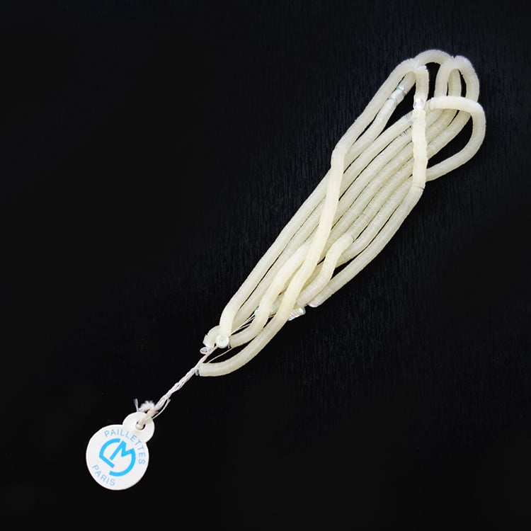 LM-Transparent iridescent slightly Ivory color n° 3002