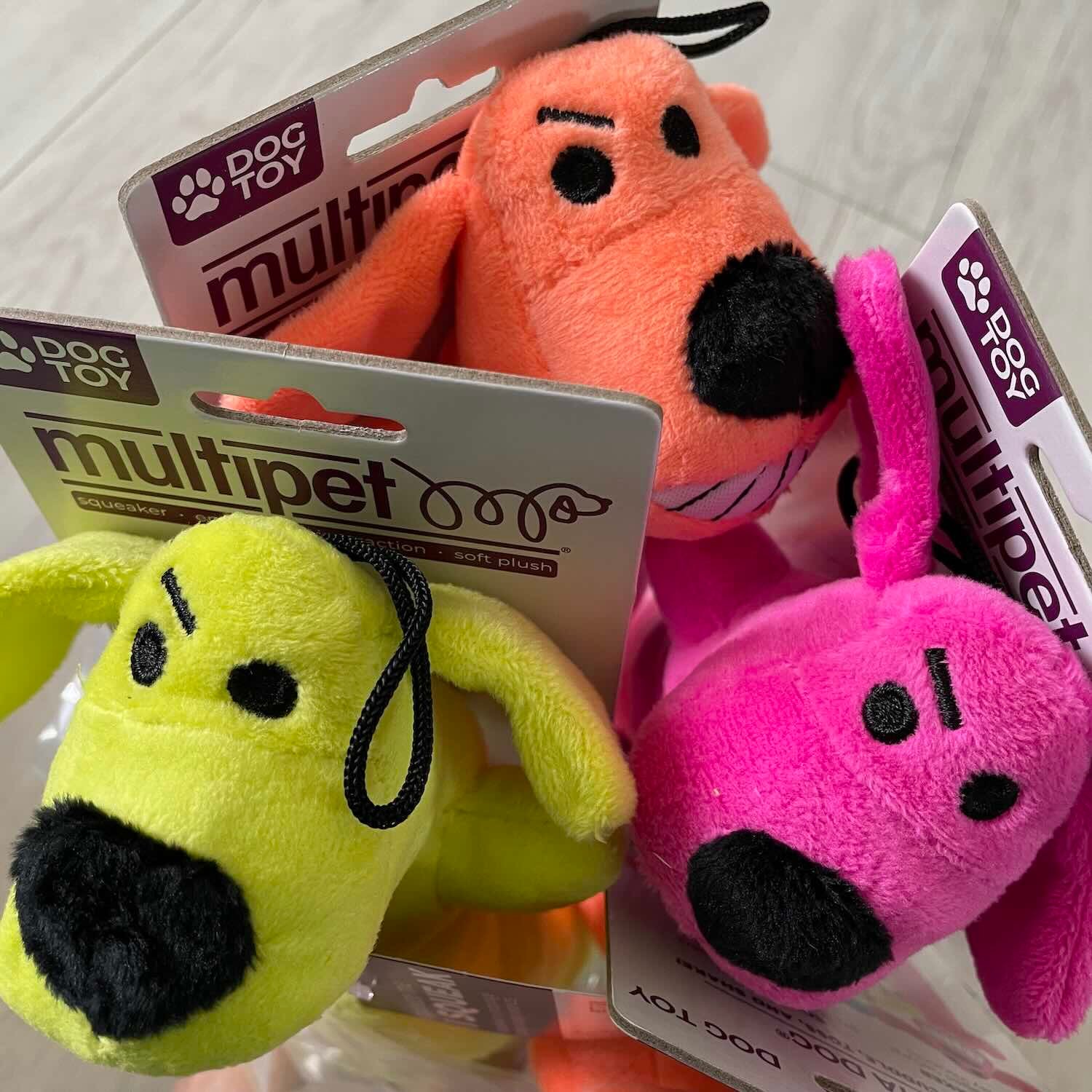 Multipet Loofa Dog 魯發啾啾玩具