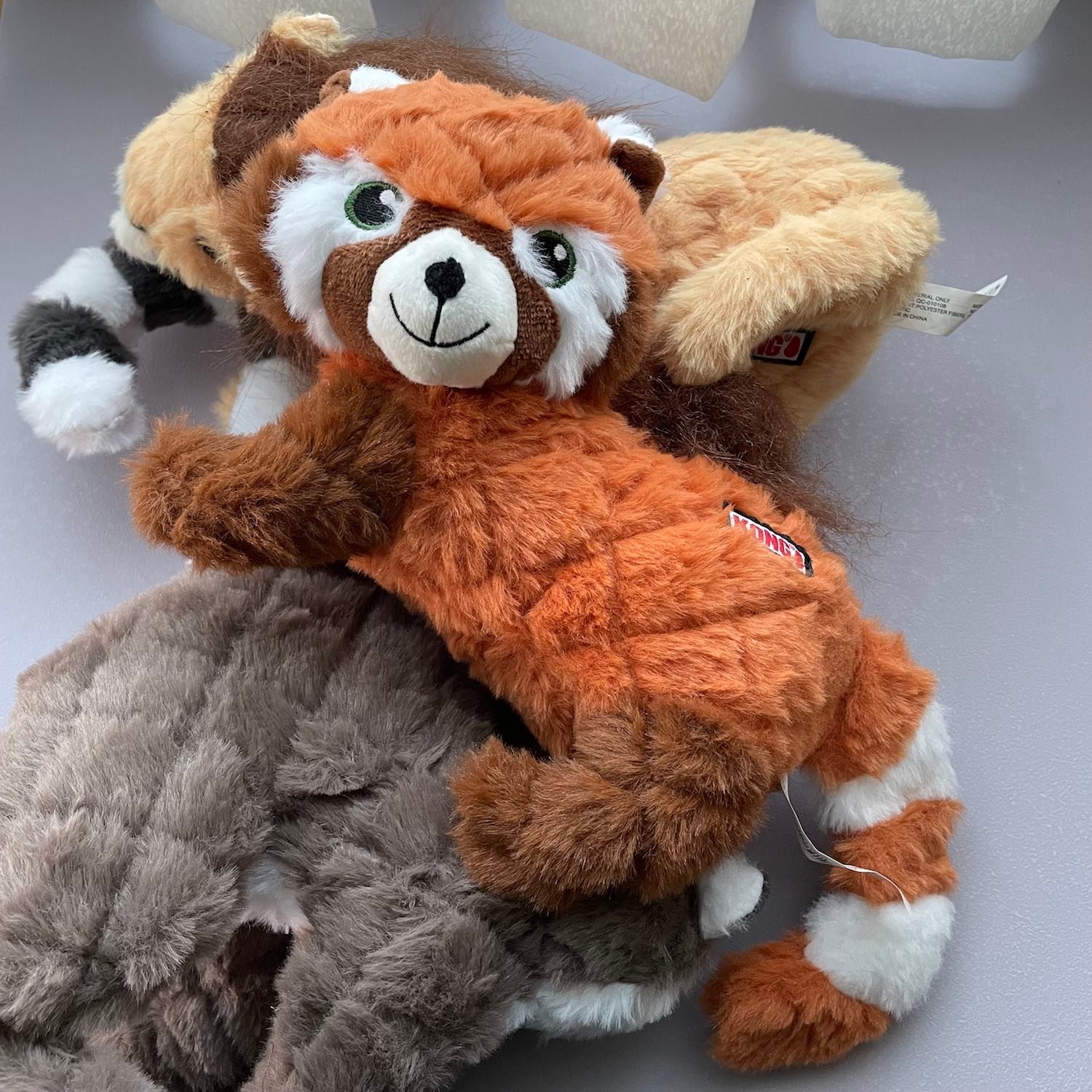 KONG Scampers 擬真野生動物玩具