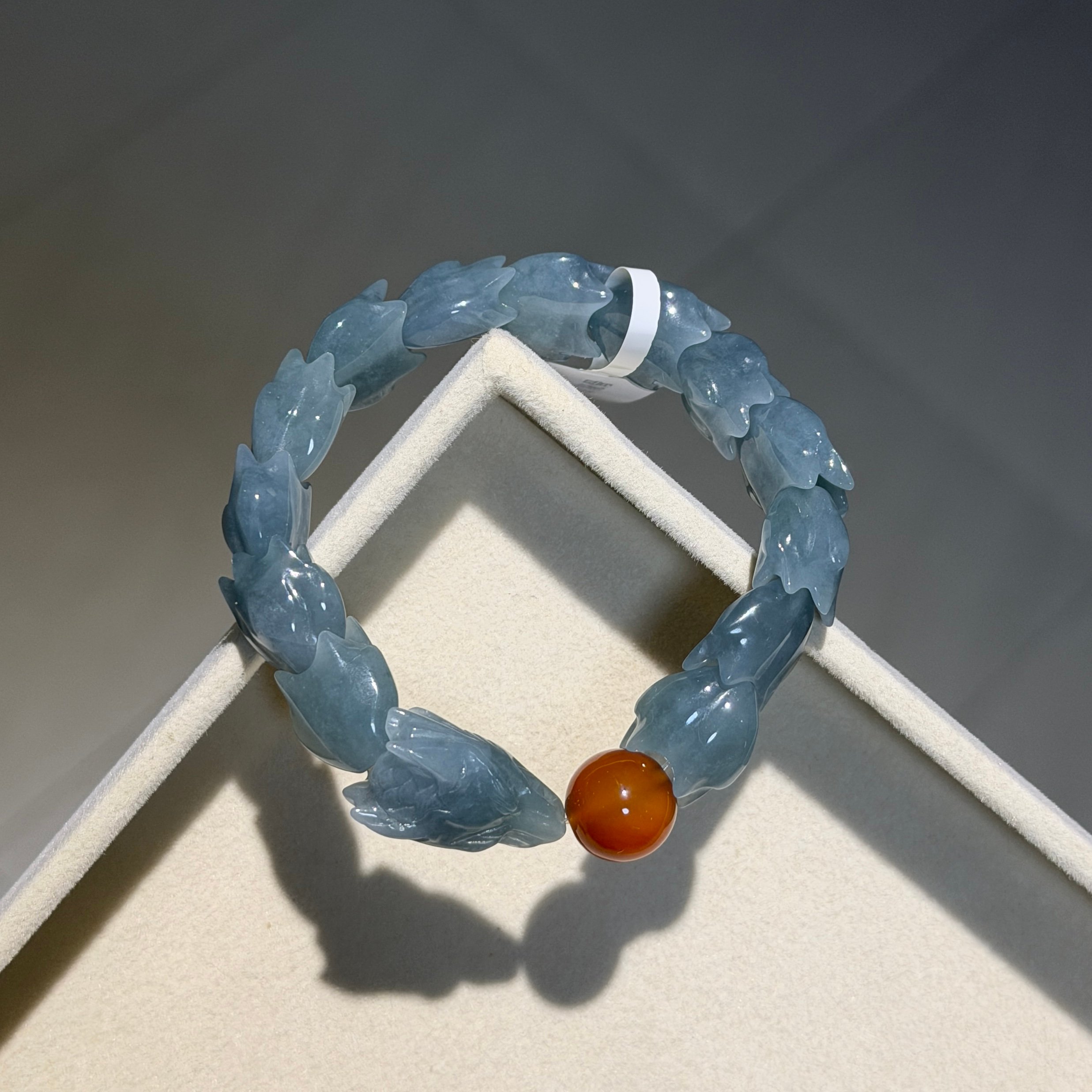 翡翠龍骨 全雕刻手串(複製) 翡翠龍骨 全雕刻手串(複製)