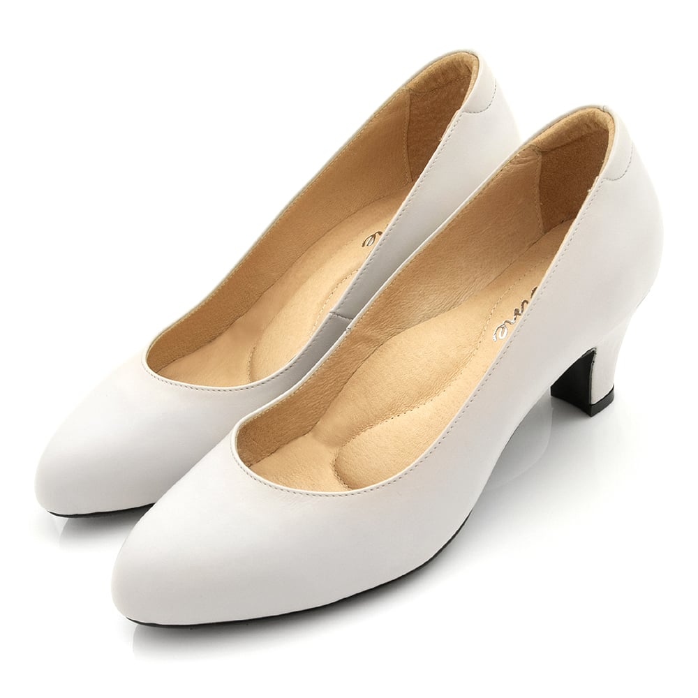 karine(MIT台灣製)全真皮素面微尖高跟鞋-米白色