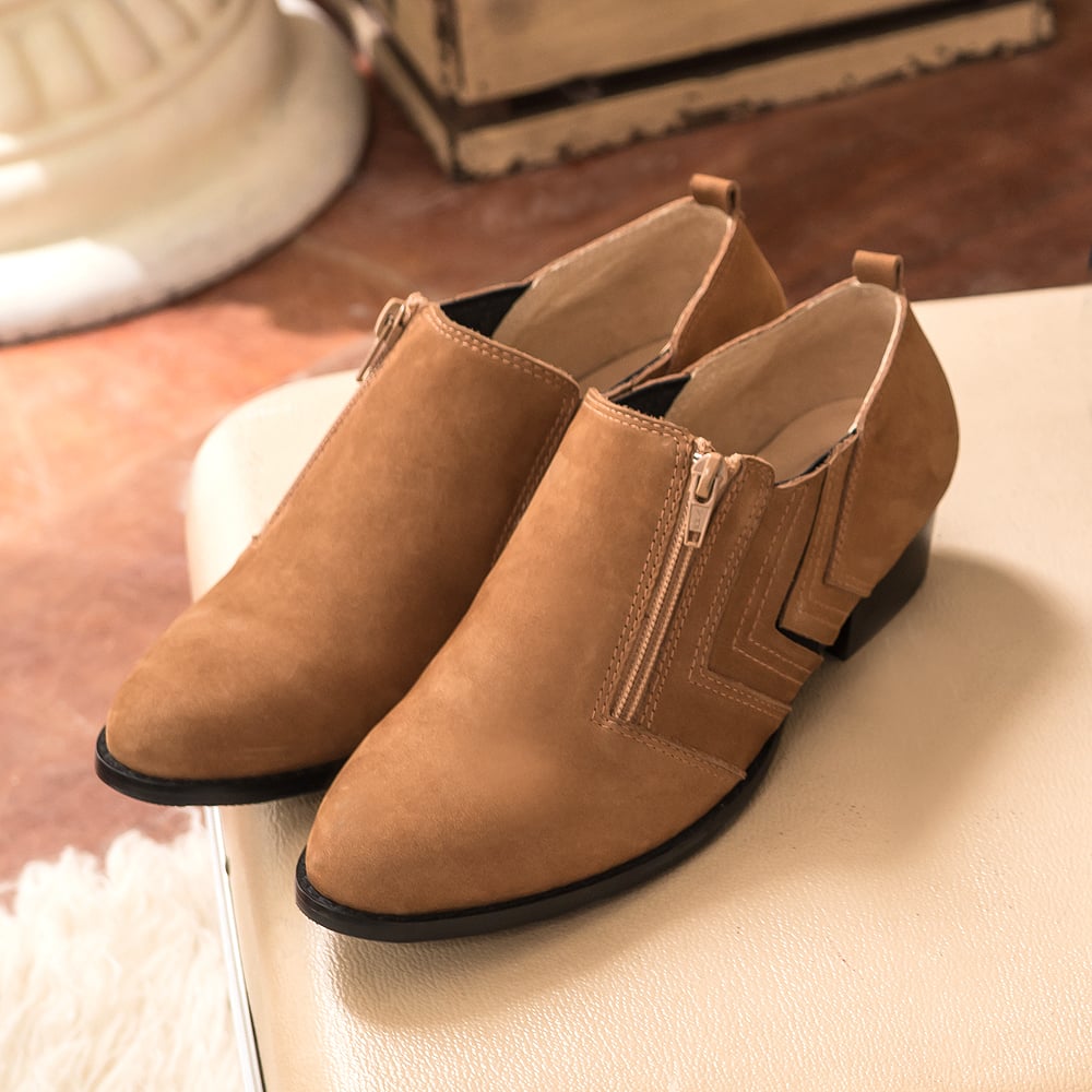 karine(MIT台灣製)全真皮牛巴戈車線拉鍊短靴-柚木色