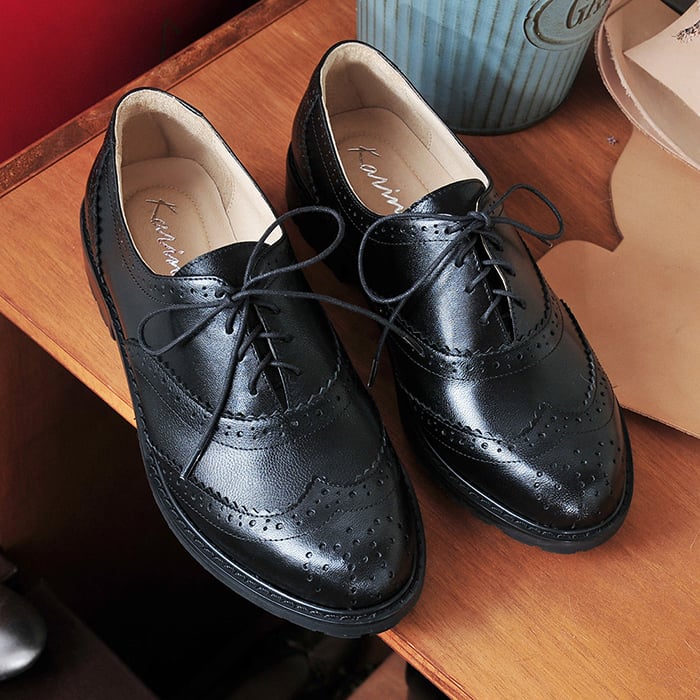 karine(MIT台灣製)全真皮寬楦綁帶雕花牛津鞋-黑色