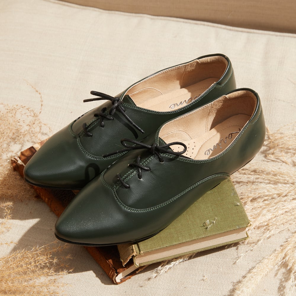 karine(MIT台灣製)全真皮尖頭綁帶內增高德比鞋-橄欖綠