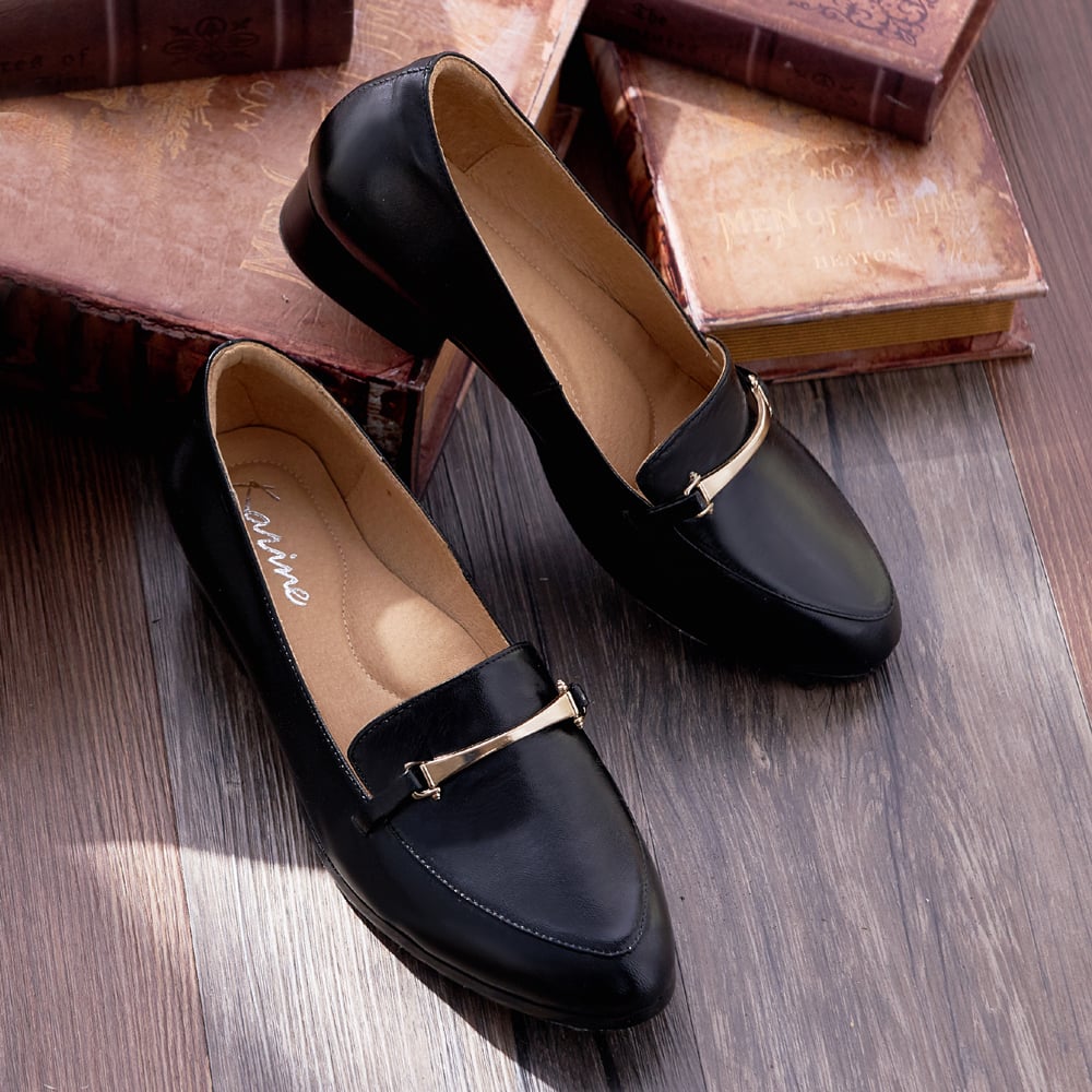 karine(MIT台灣製)全真皮飾釦低跟樂福鞋-紳士黑