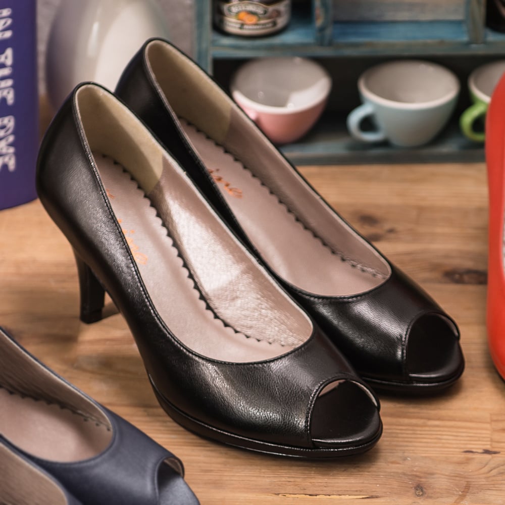 karine(MIT台灣製)全真皮素面魚口高跟鞋-原皮黑色