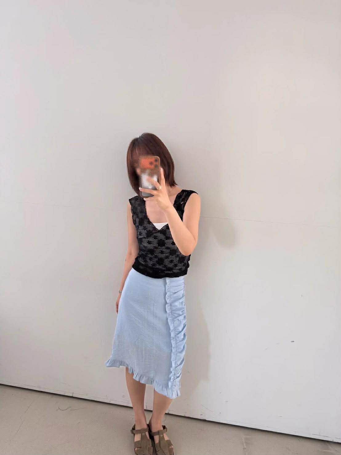 小花V領背心 (黑/白)