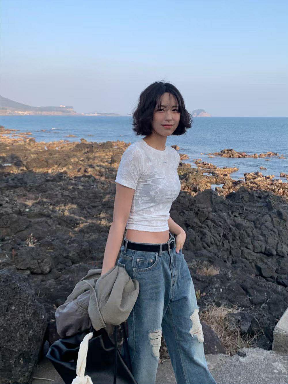 蕾絲花紋短袖上衣 ( 2色 )