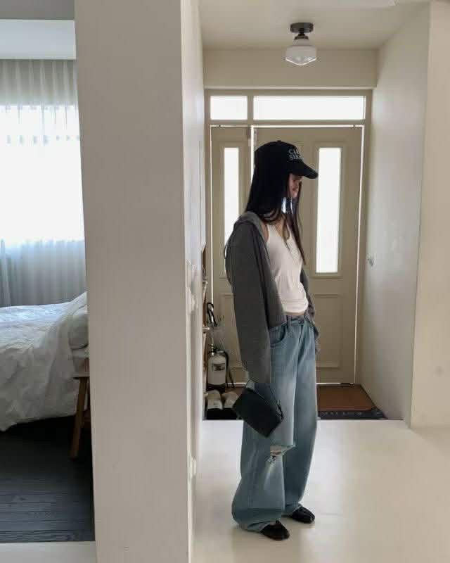 反摺褲頭單邊割破丹寧褲