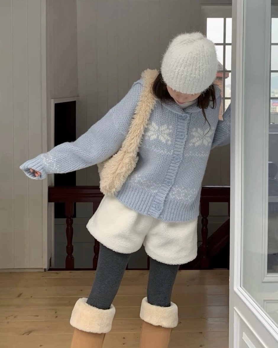 𝐃𝟏𝟑 𝐌𝐞𝐫𝐫𝐲 𝐂𝐡𝐫𝐢𝐬𝐭𝐦𝐚𝐬！聖誕花紋翻領毛衣🧑🏻‍🎄（𝟐 𝐜𝐨𝐥𝐨𝐫𝐬）