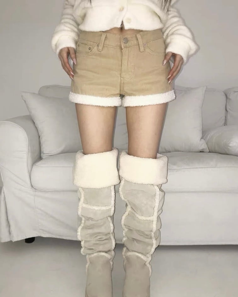 𝐃𝟎𝟗 辣妹！泰迪毛毛短褲🧸（𝟐 𝐜𝐨𝐥𝐨𝐫𝐬）