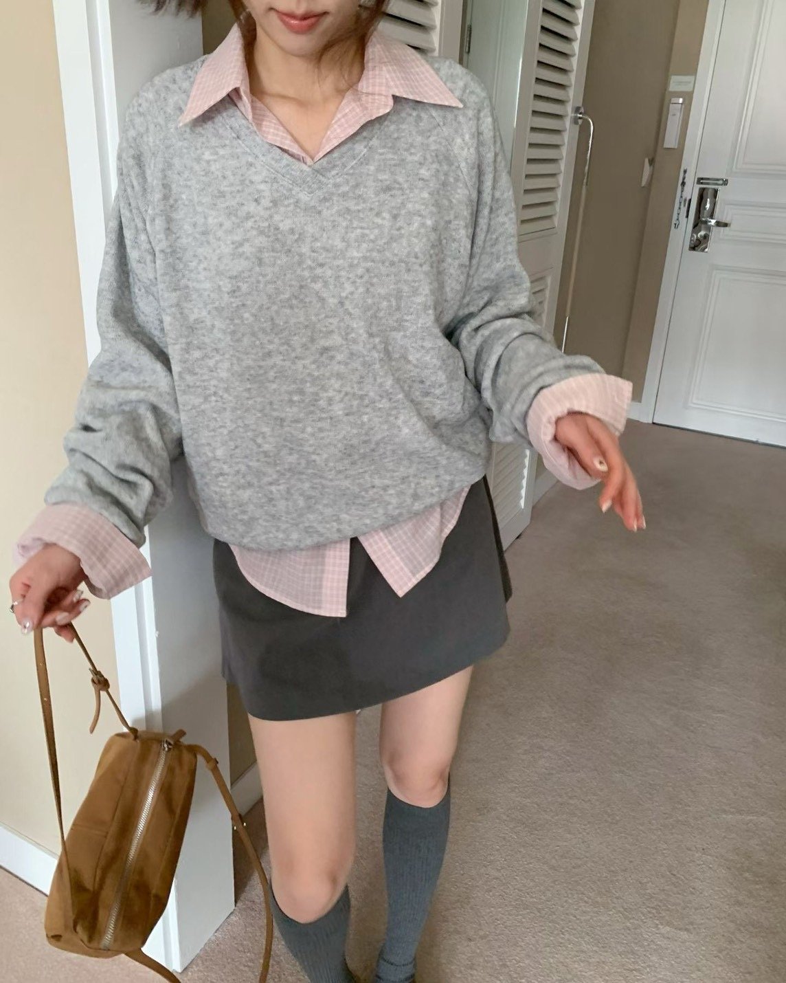 𝐀𝟏𝟔 襯衫好友日常大學T 📅 ( 𝟐 𝐜𝐨𝐥𝐨𝐫𝐬 )