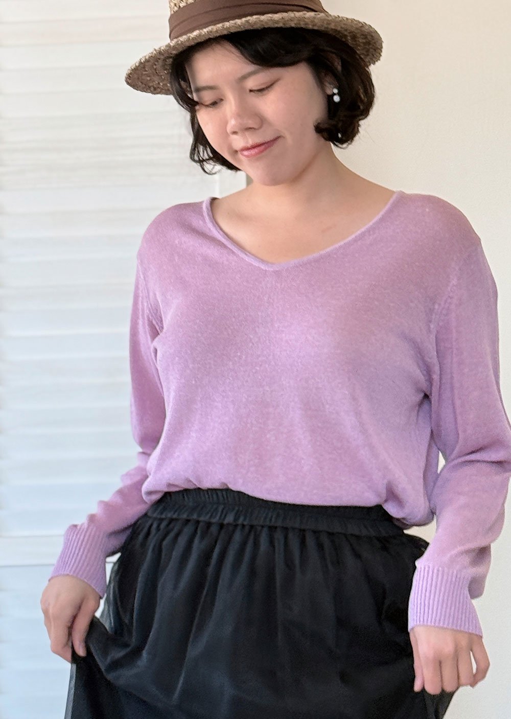 極簡清透U領上衣