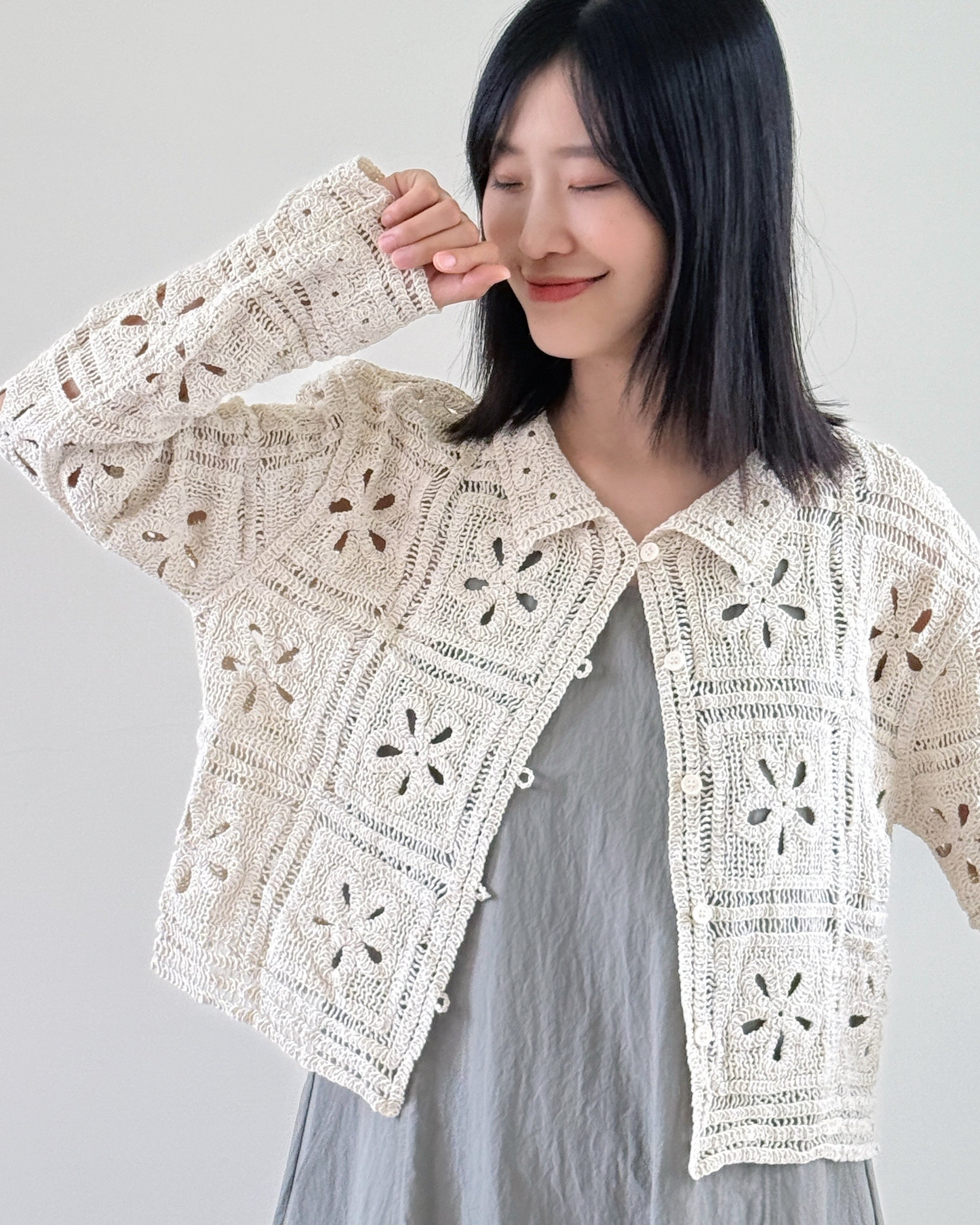 蕾絲刺繡翻領扣衫