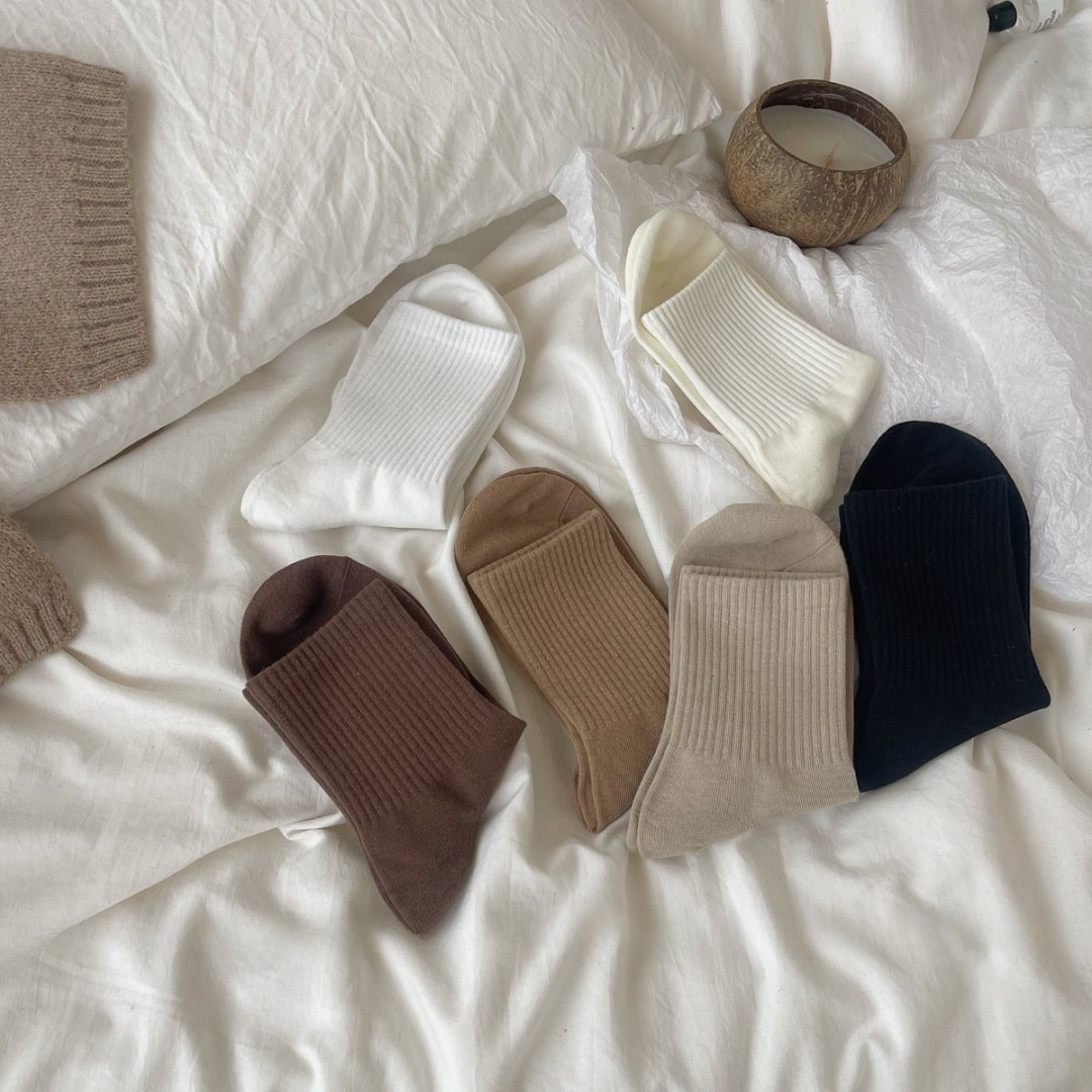 春夏款柔軟吸汗 透氣防臭 純色簡約百搭女生襪   58