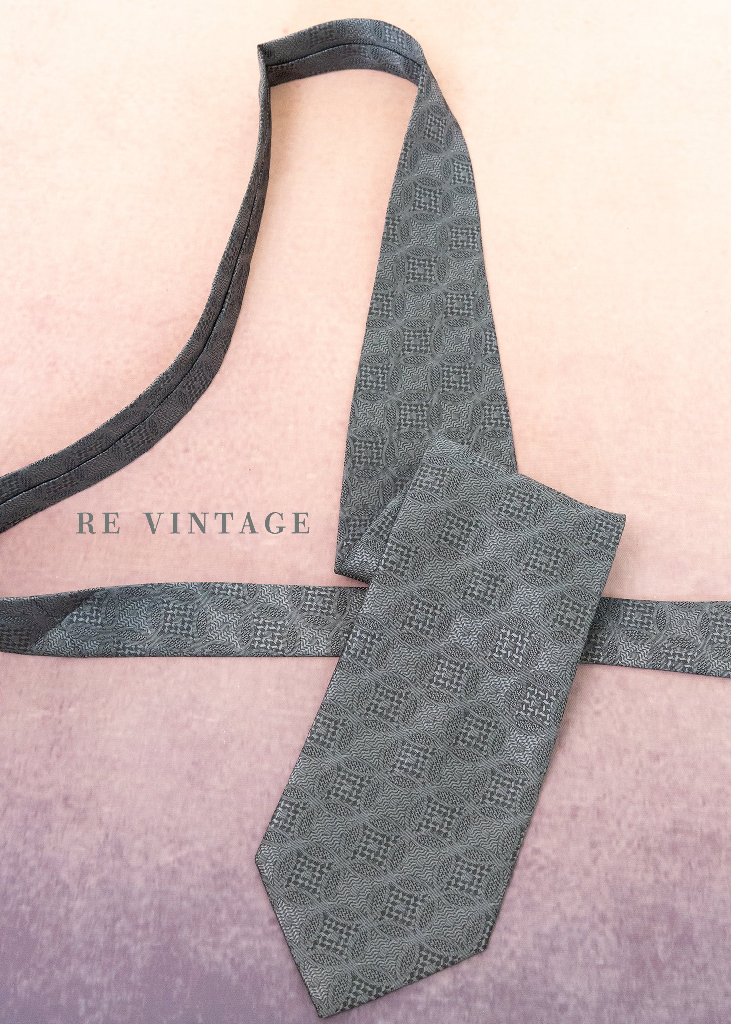 錯覺編碼低彩灰領帶