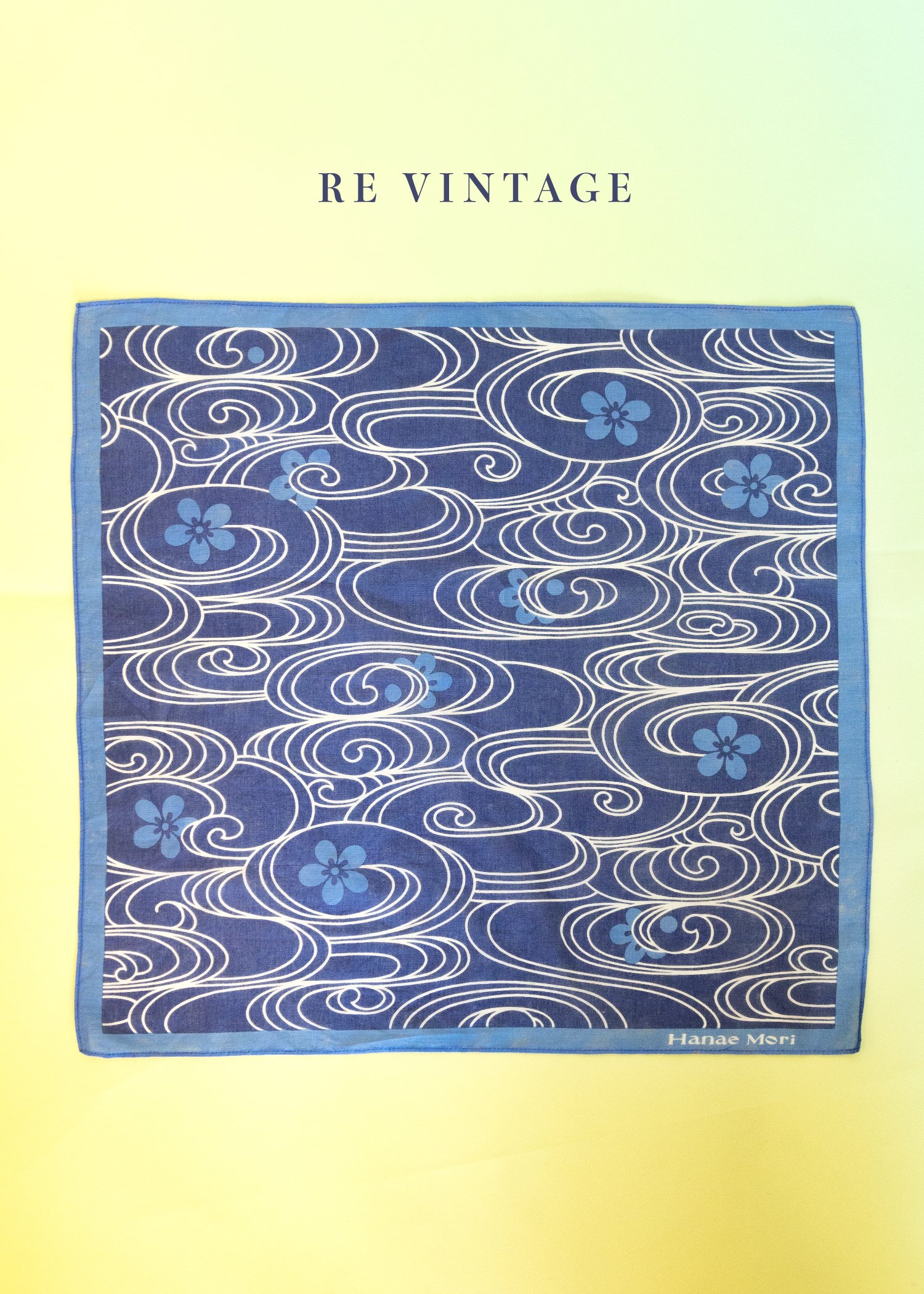 湖水裡的小花波紋小絲巾