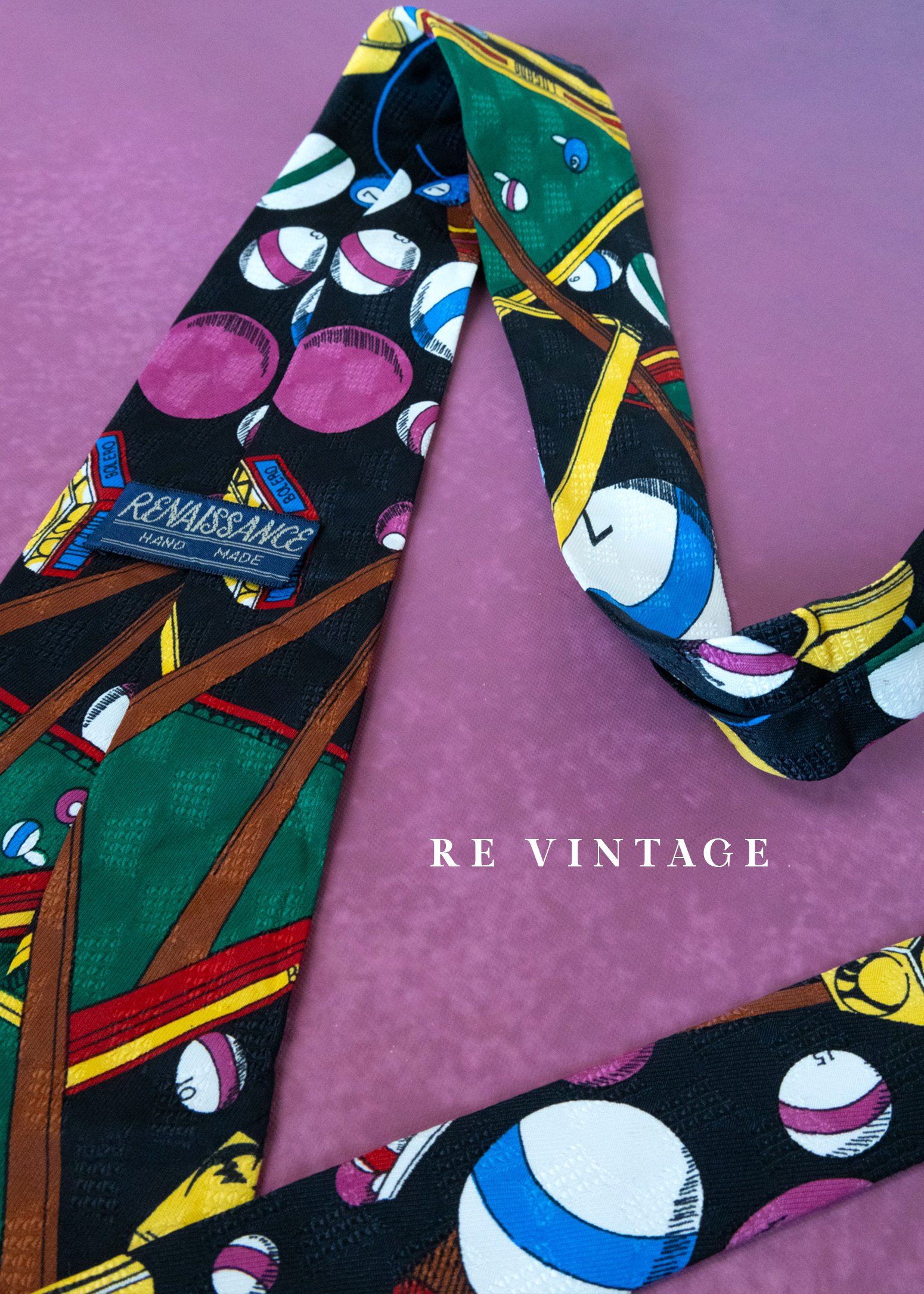 場紳士俱樂部深夜的撞球領帶