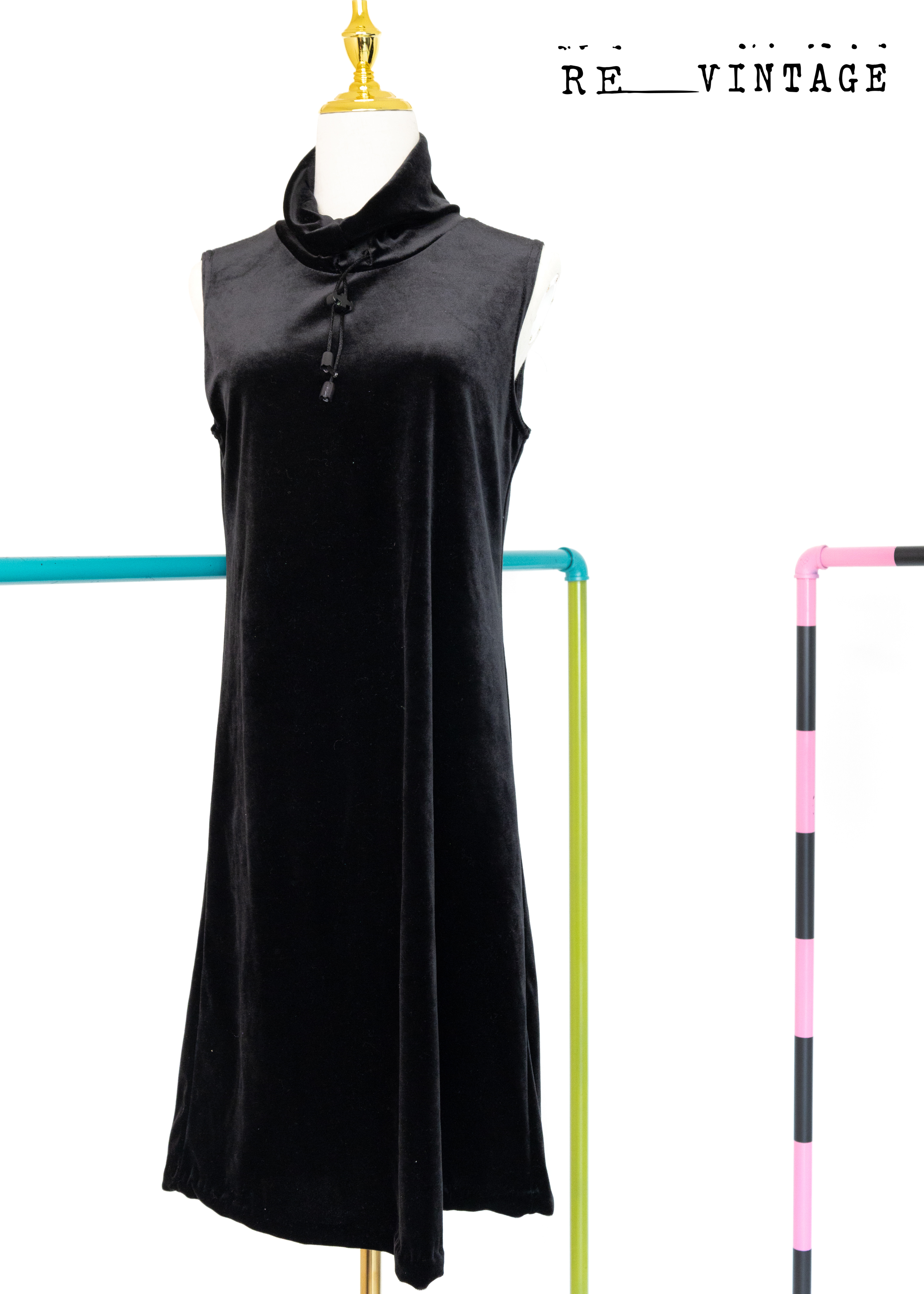 黑色絨布高領連身洋裝