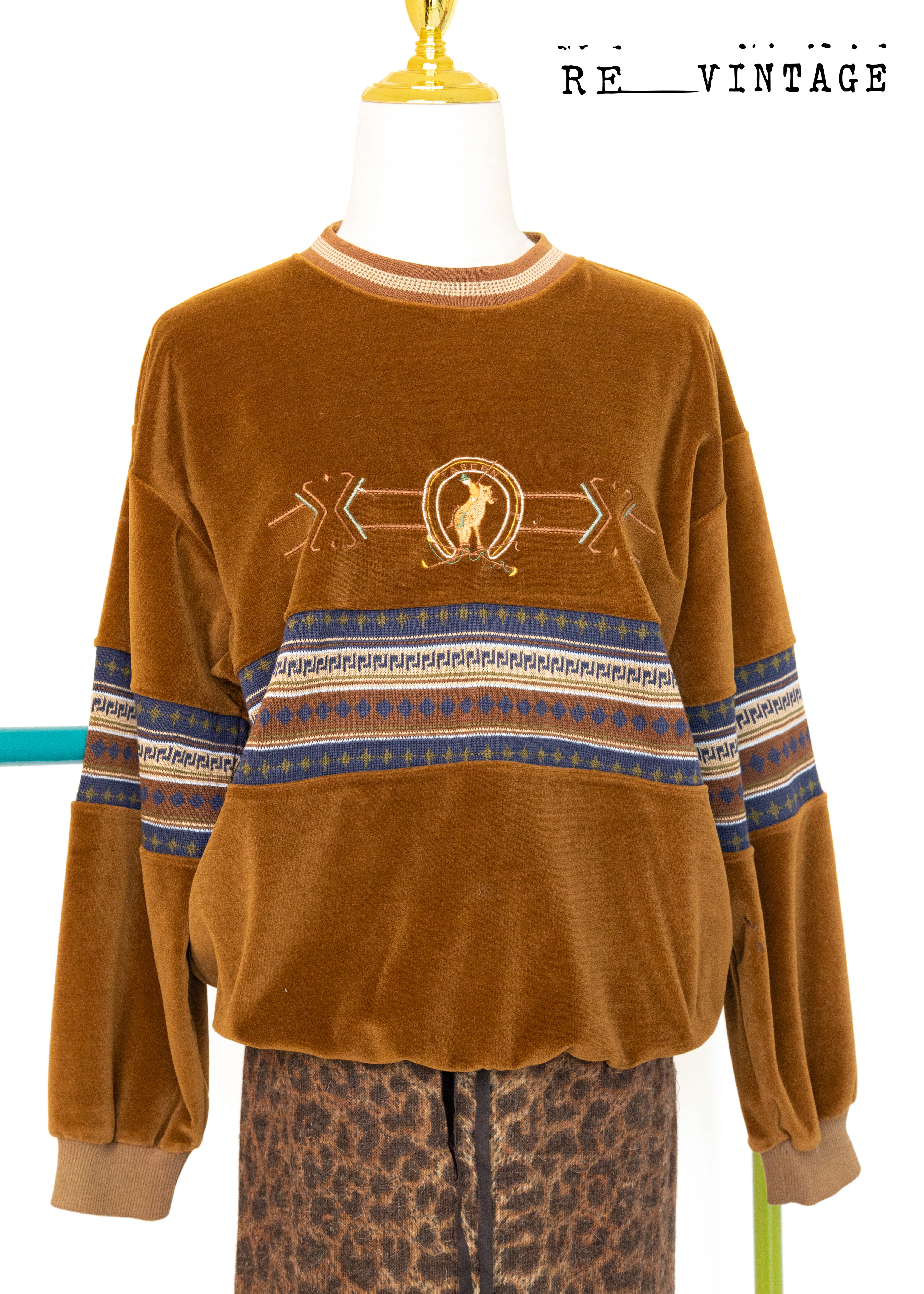 泰迪熊黃棕色圖騰套頭上衣