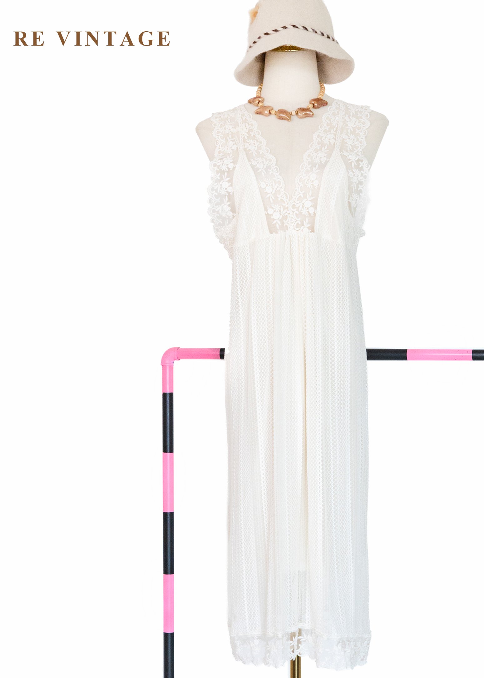 奶白色蕾絲仙氣光芒洋裝