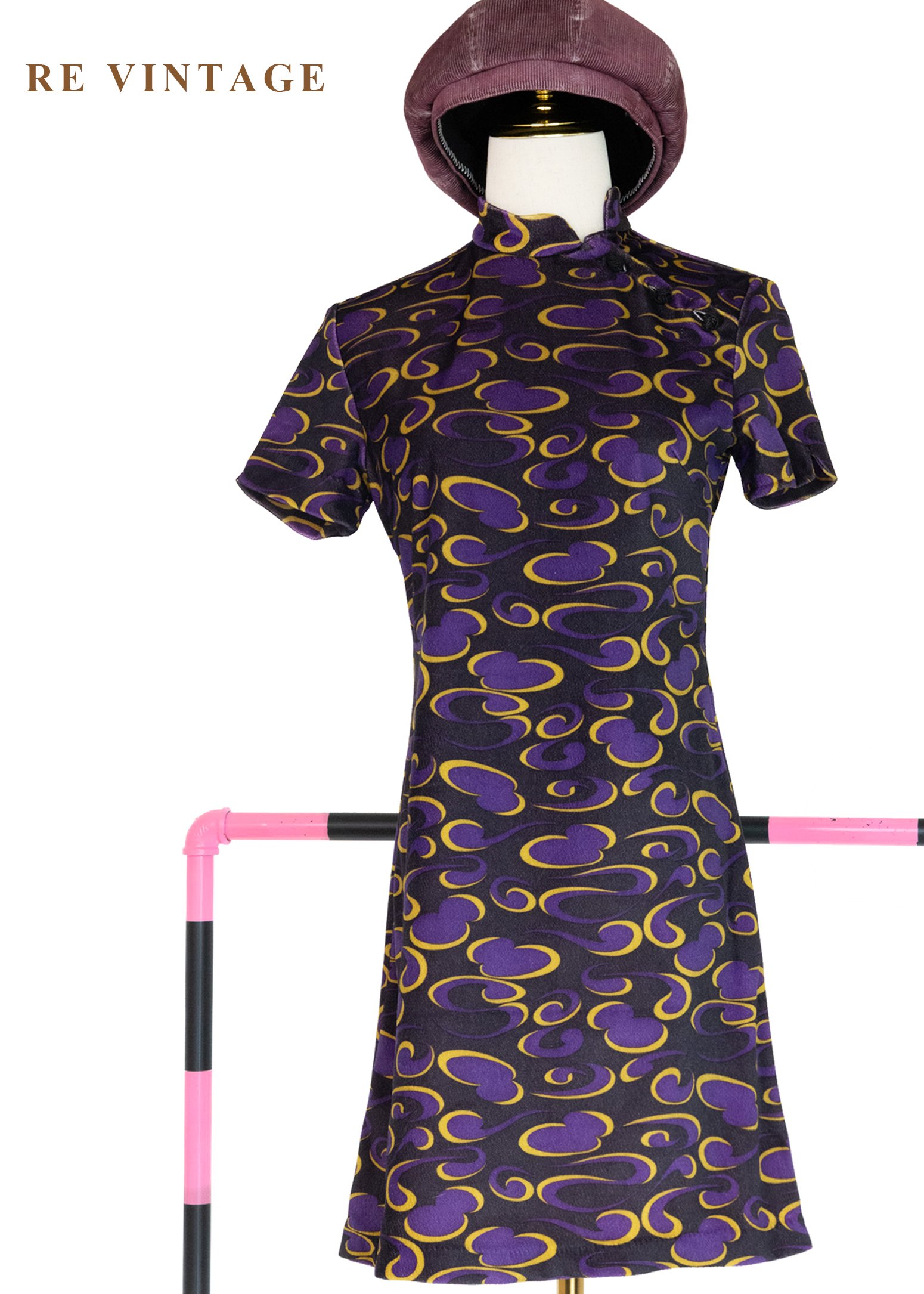 叛逆的東方娃娃迷幻頻率絨布洋裝