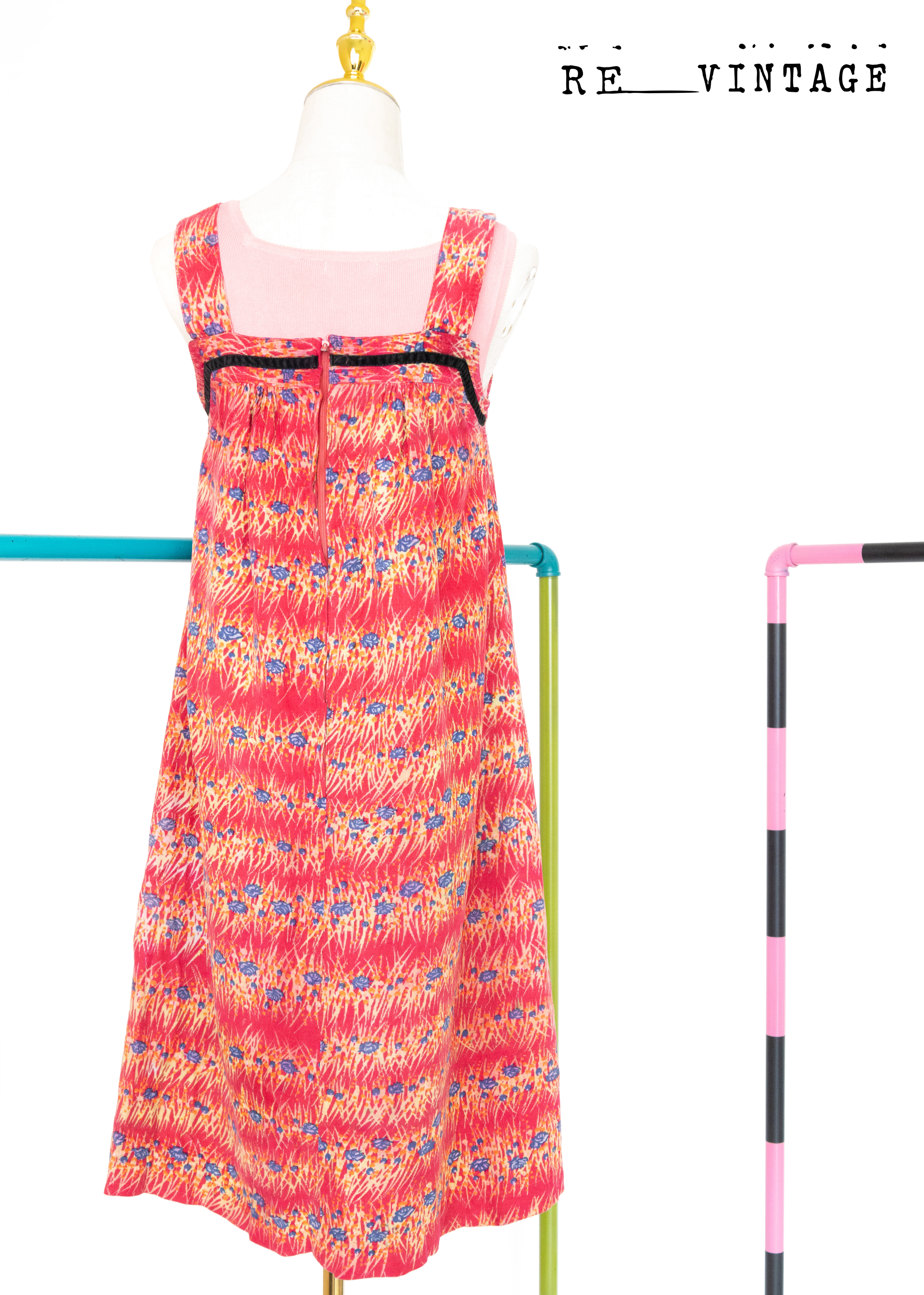 藍莓の粉紅日記吊帶洋裝