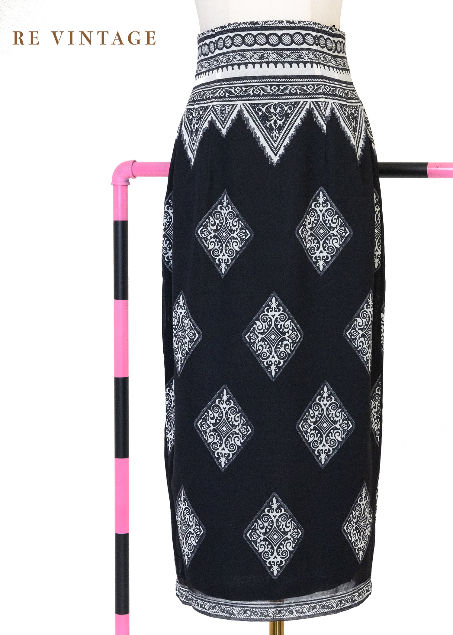 貴族白菱格徽章高腰美裙（24"）