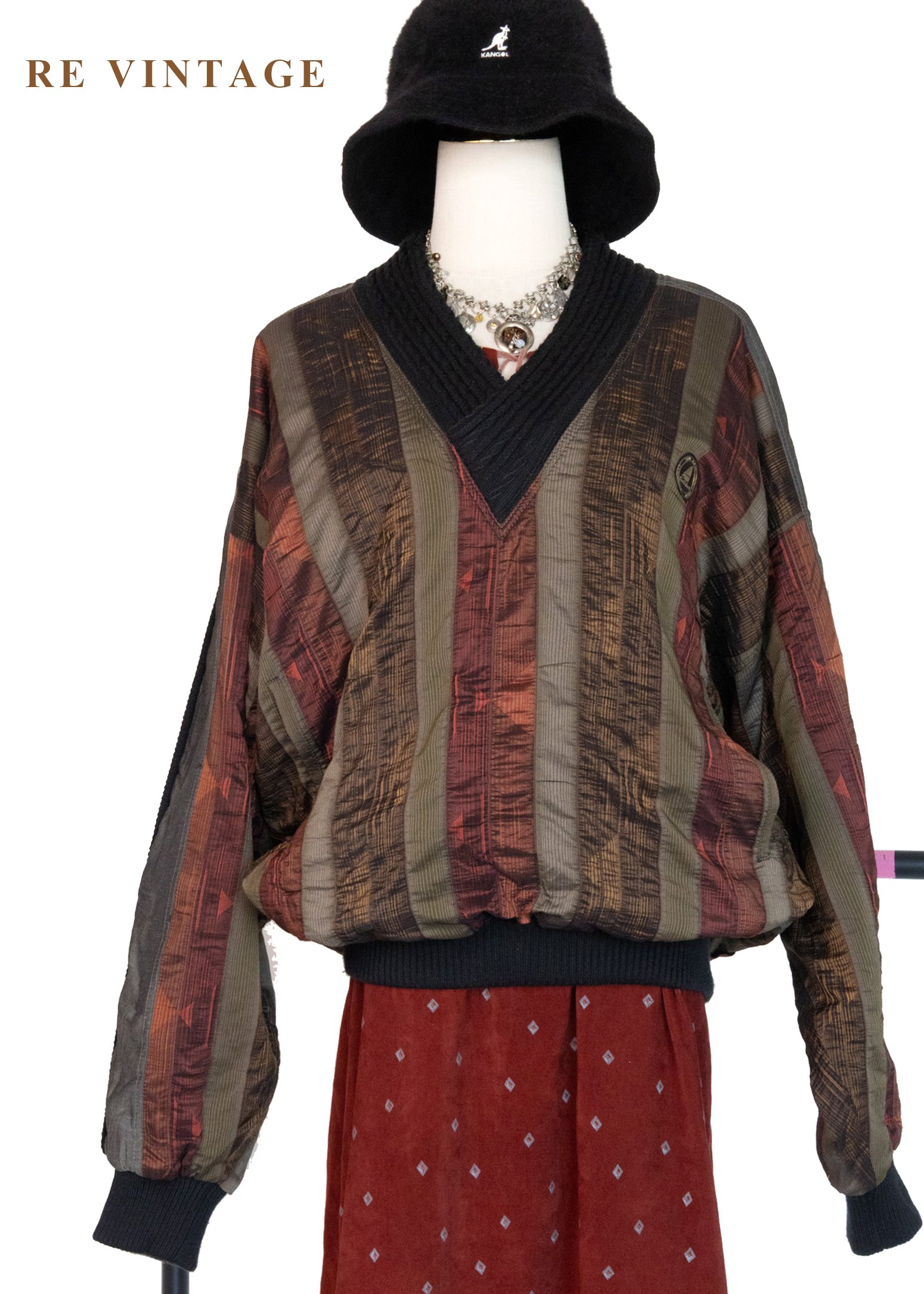 秋冬必備單品 - 秋天層岩套頭衫