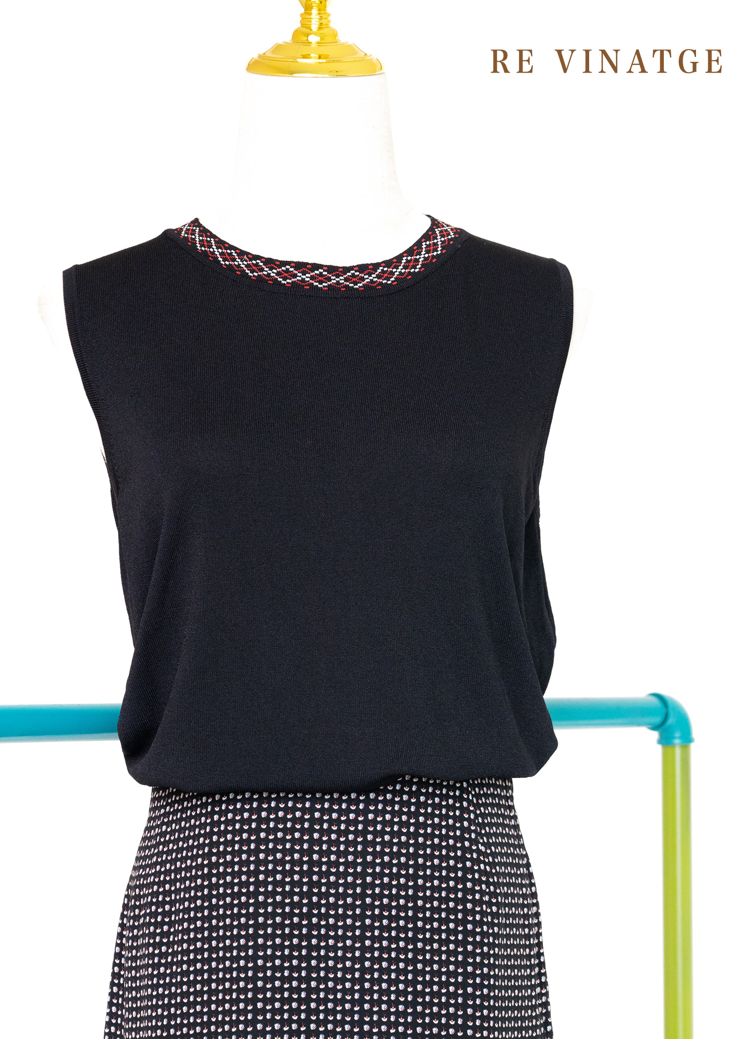 小領口圖騰黑色薄針織背心