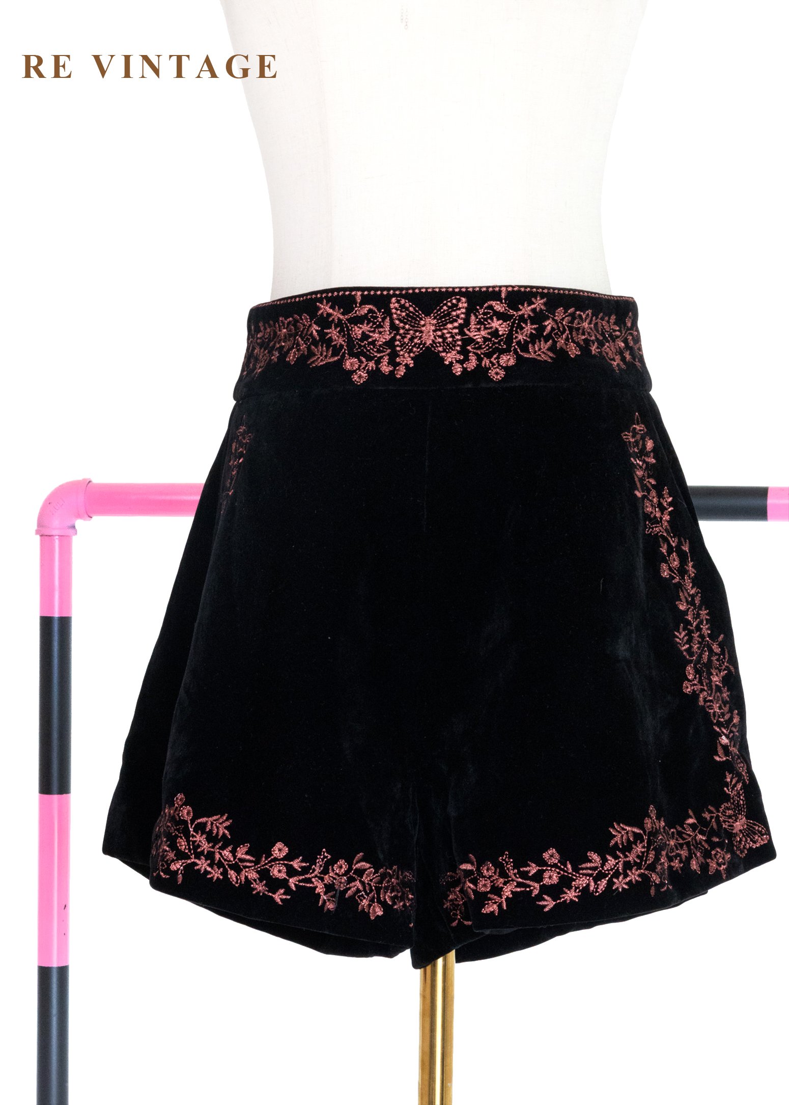 粉紅蝴蝶黑絨短褲（27"）