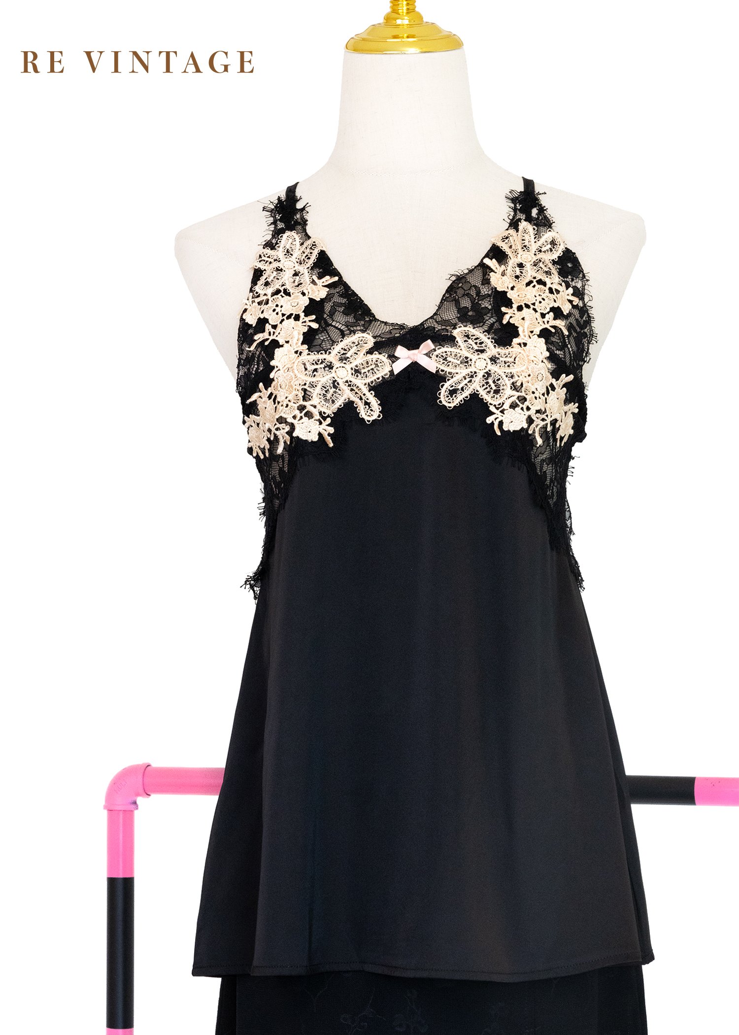 奶霧花語甜美黑系細肩帶背心