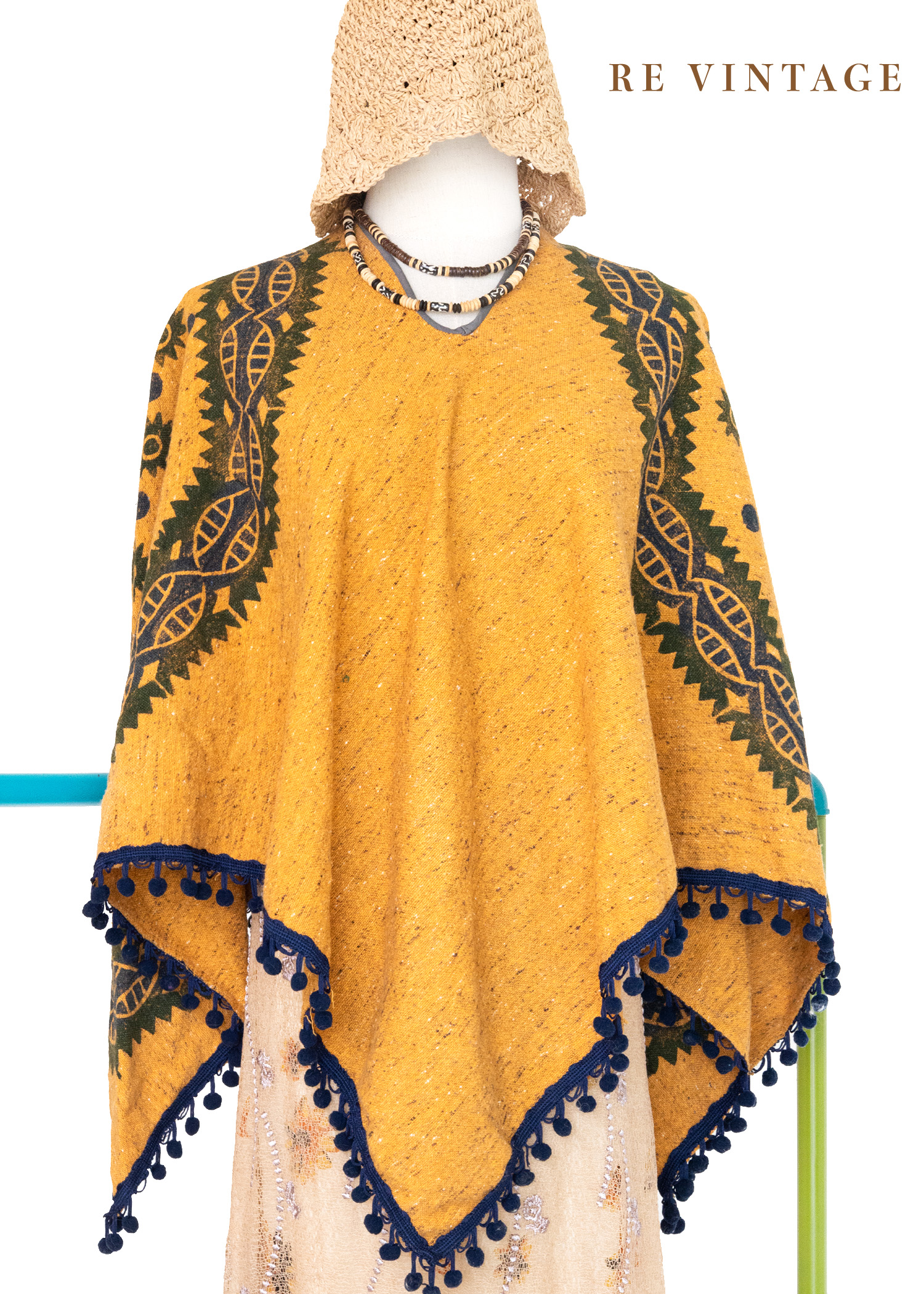 『歐洲寶物』Golden Yellow Pom Pom 漂亮披風罩衫