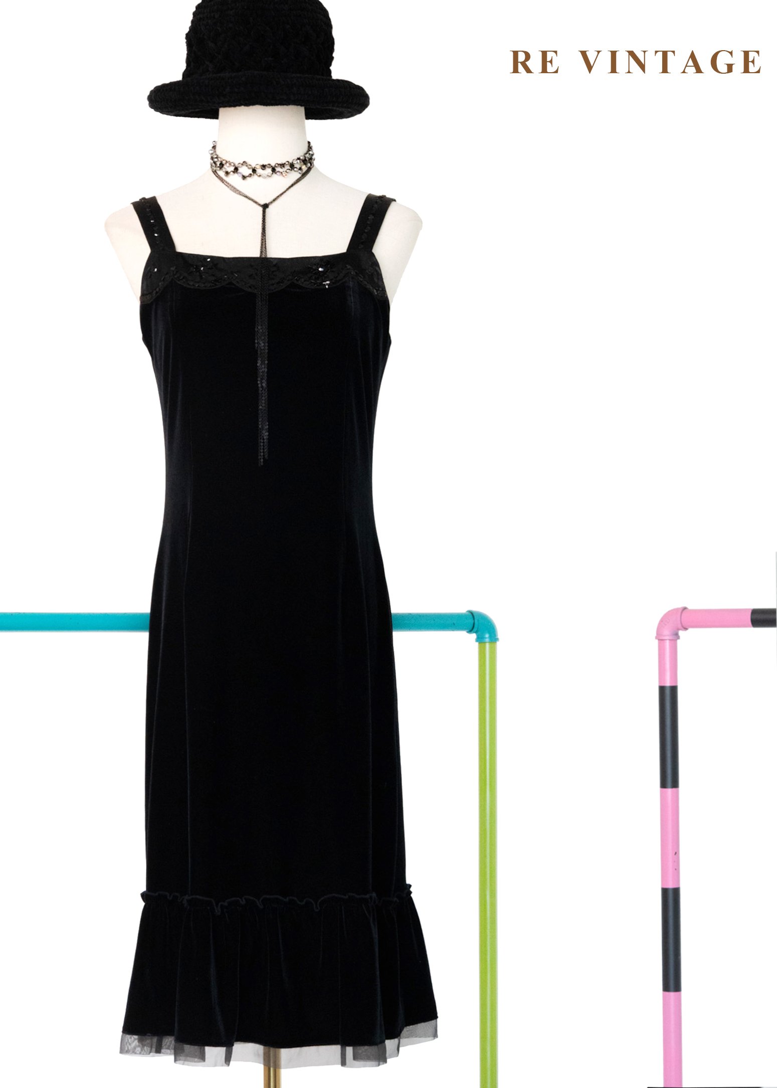 微光天鵝絨黑色連身裙