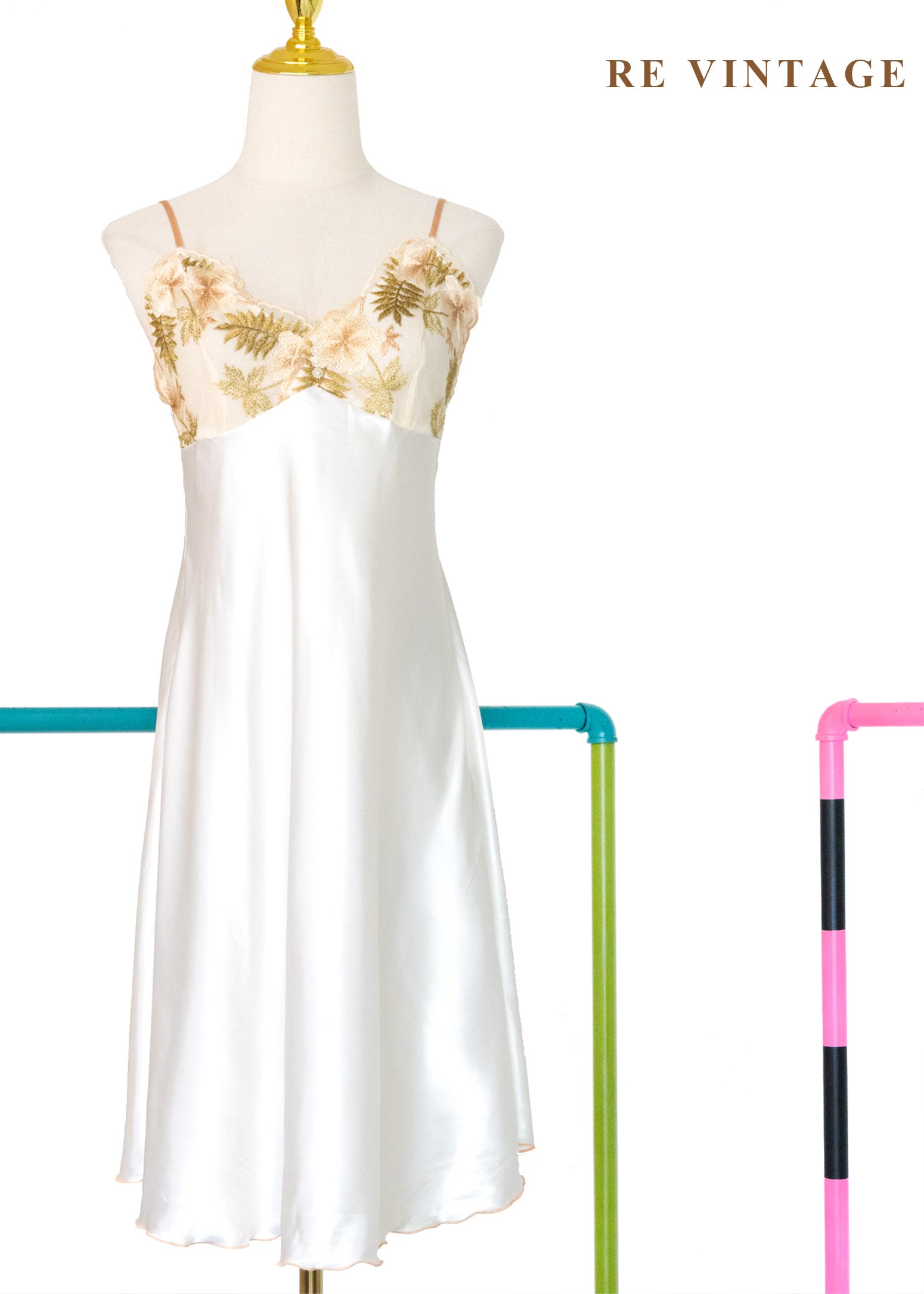 法式晨光白日夢花朵刺繡緞面洋裝