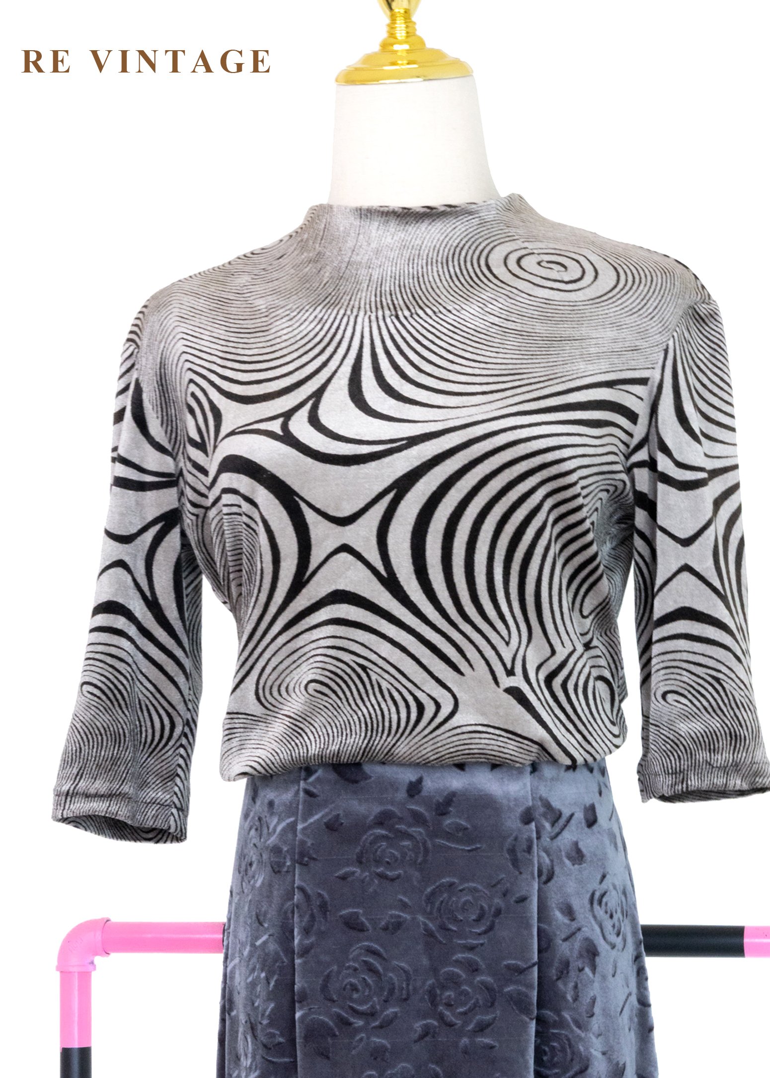 迷霧裡渦流節奏銀灰色絨布上衣