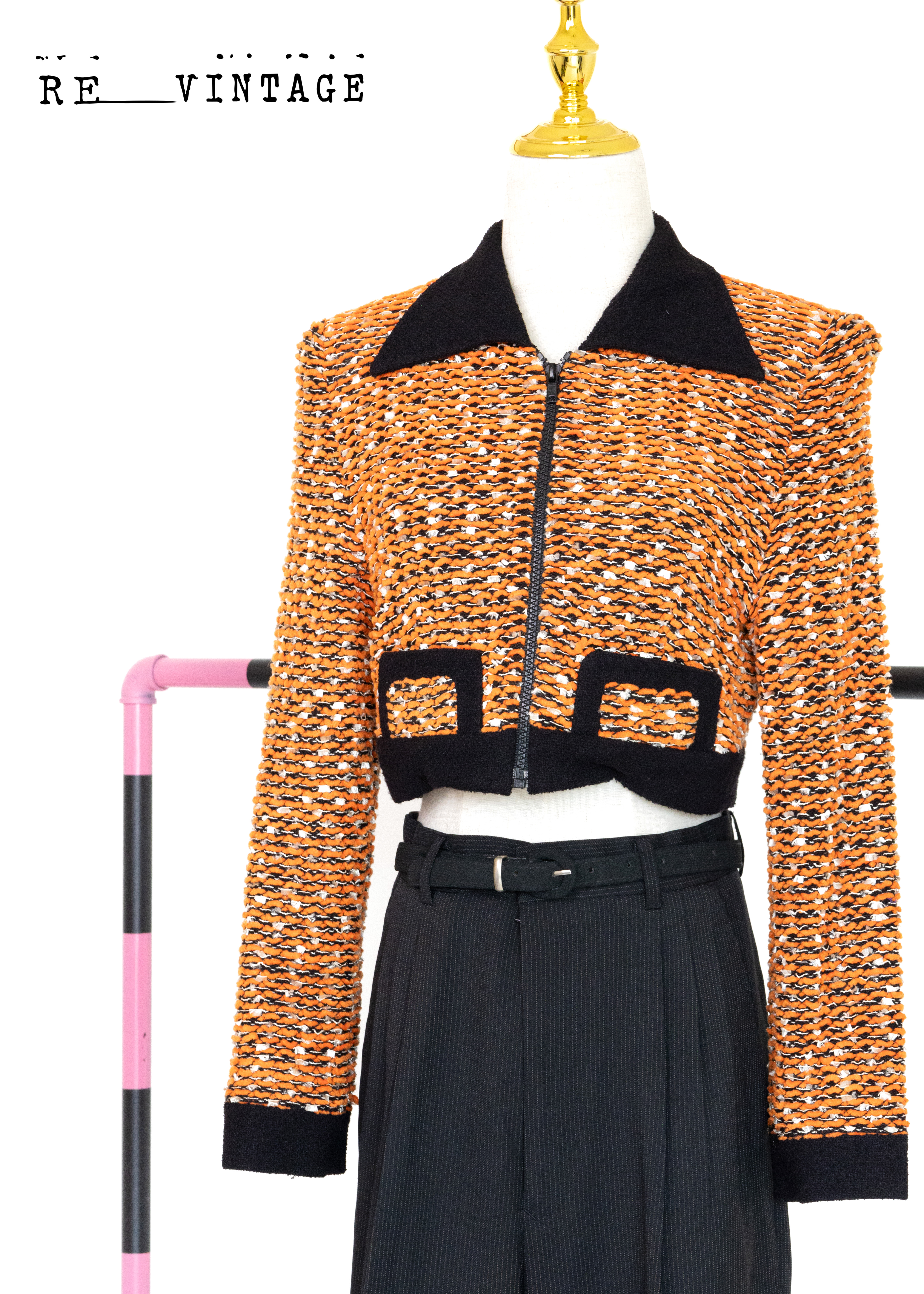 睫毛彎彎鮮橘色短版外套