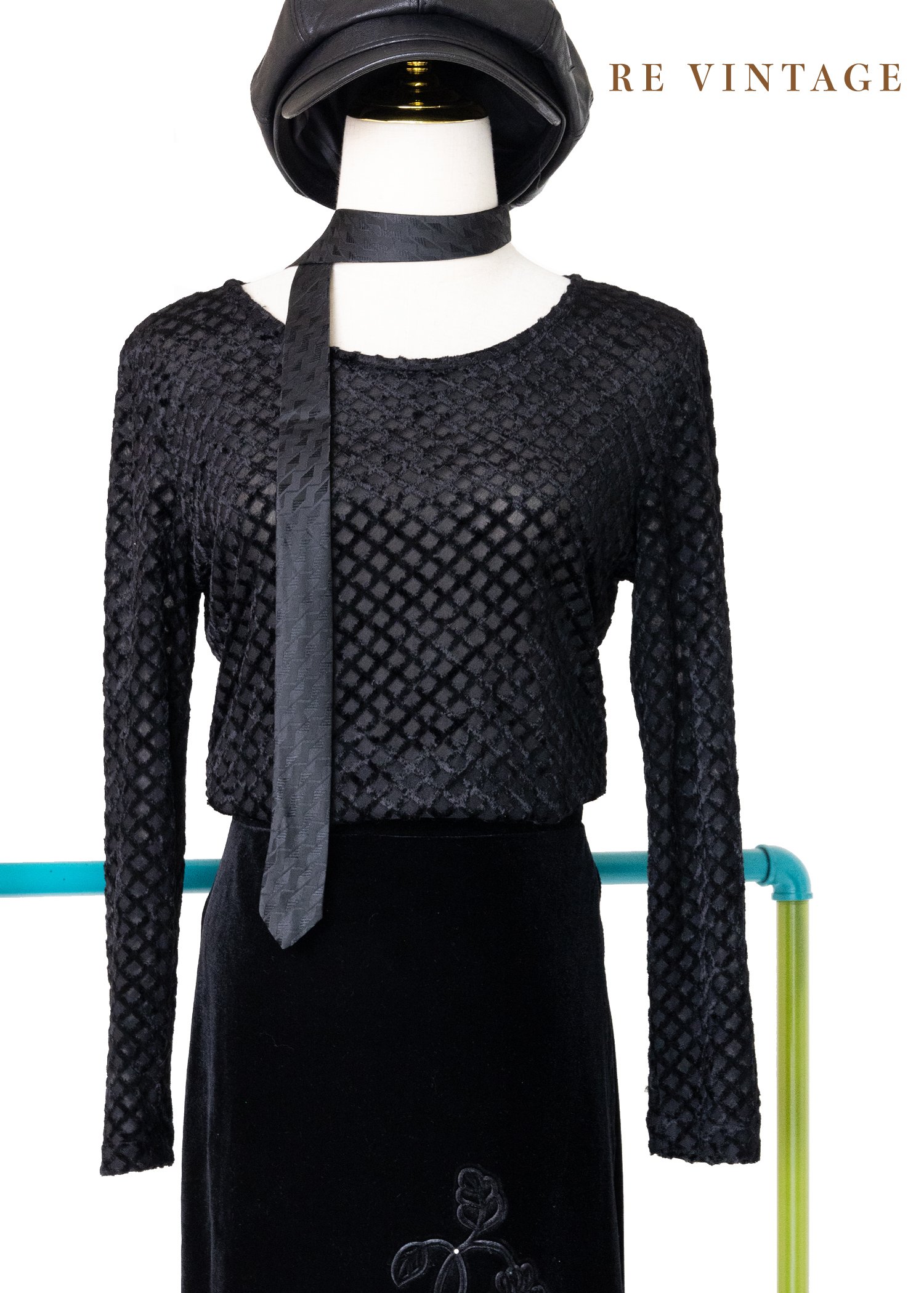 黑玫瑰花園圍籬透膚上衣