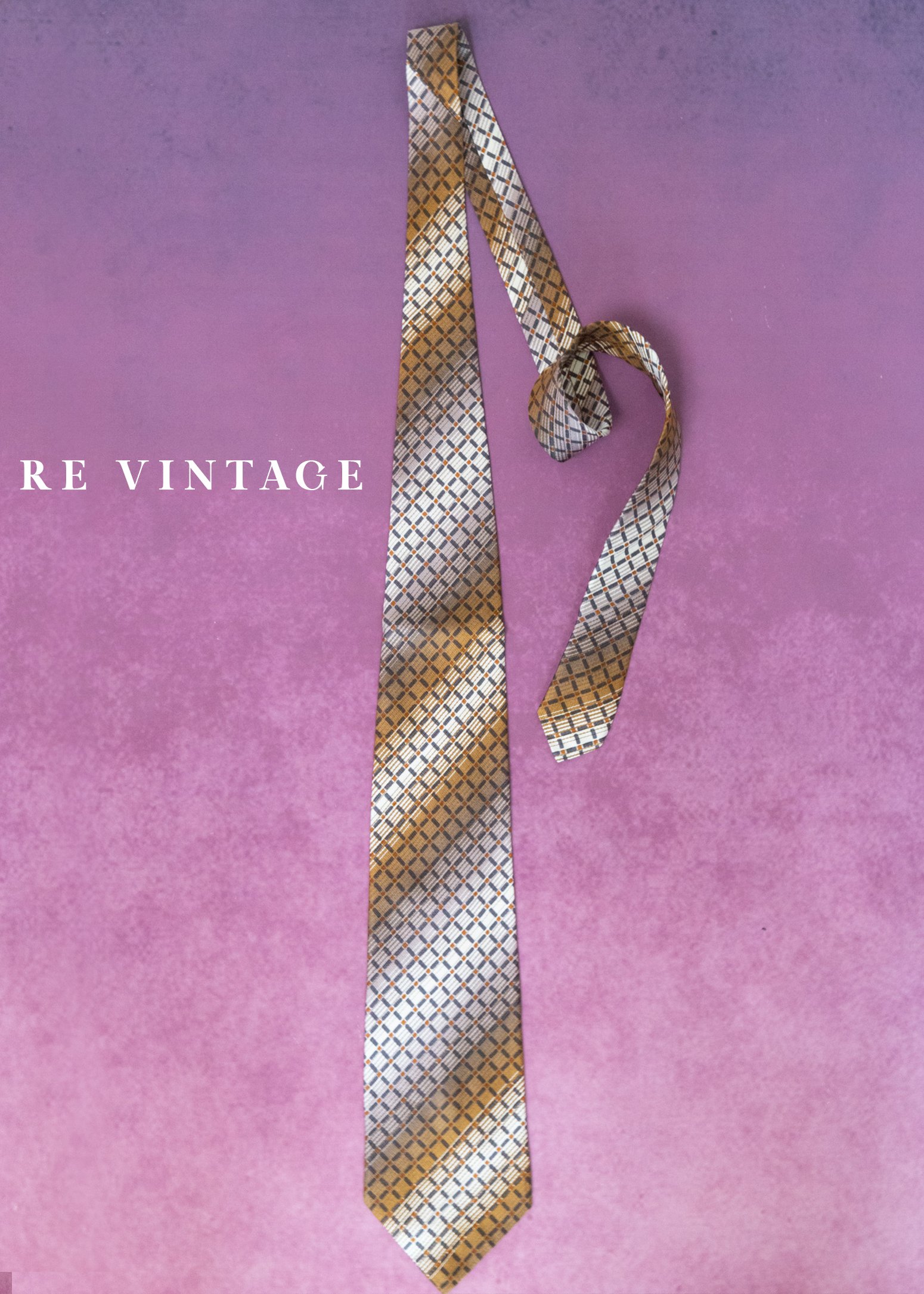 褐霧斜影格紋排列領帶