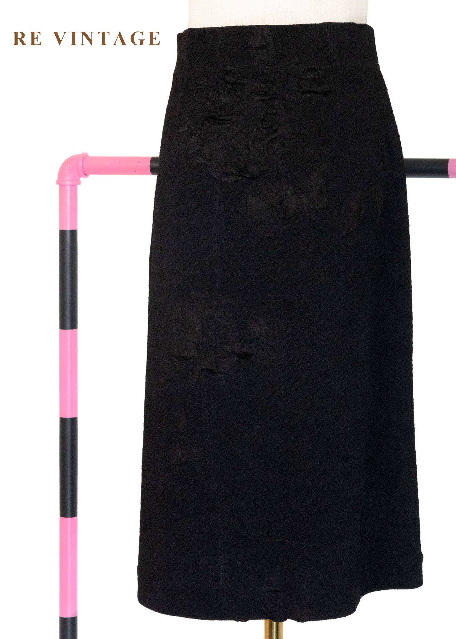 質感單品 - 皺摺之花黑短裙（26-32"）