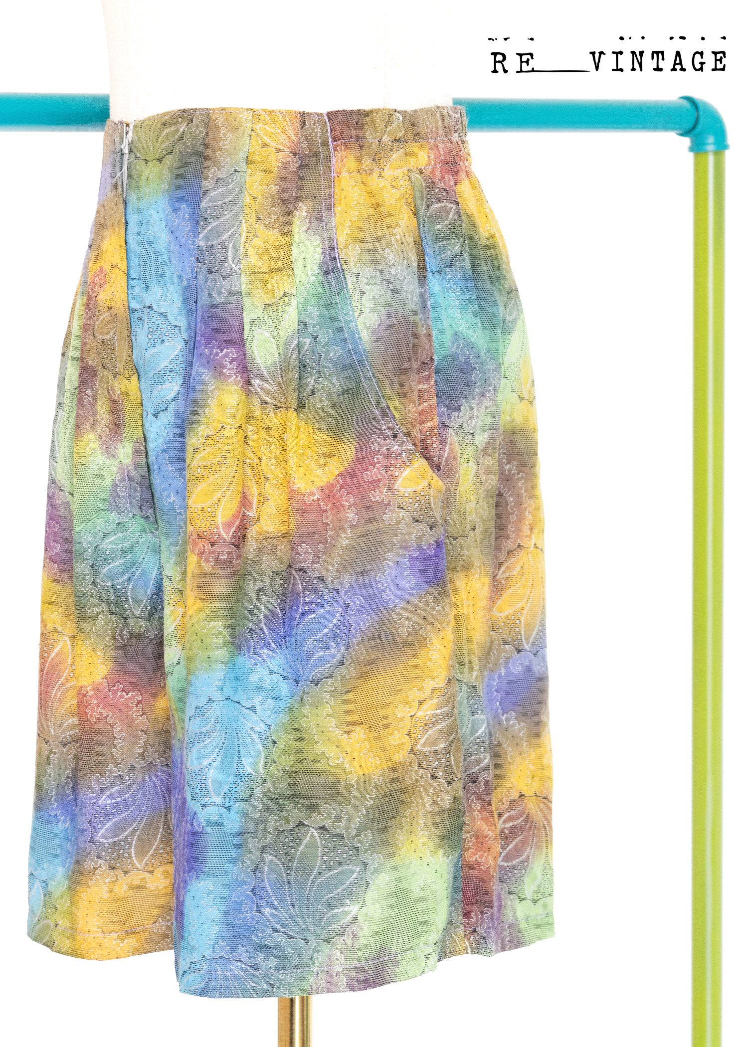 彩虹色暈染五分短褲（26"）