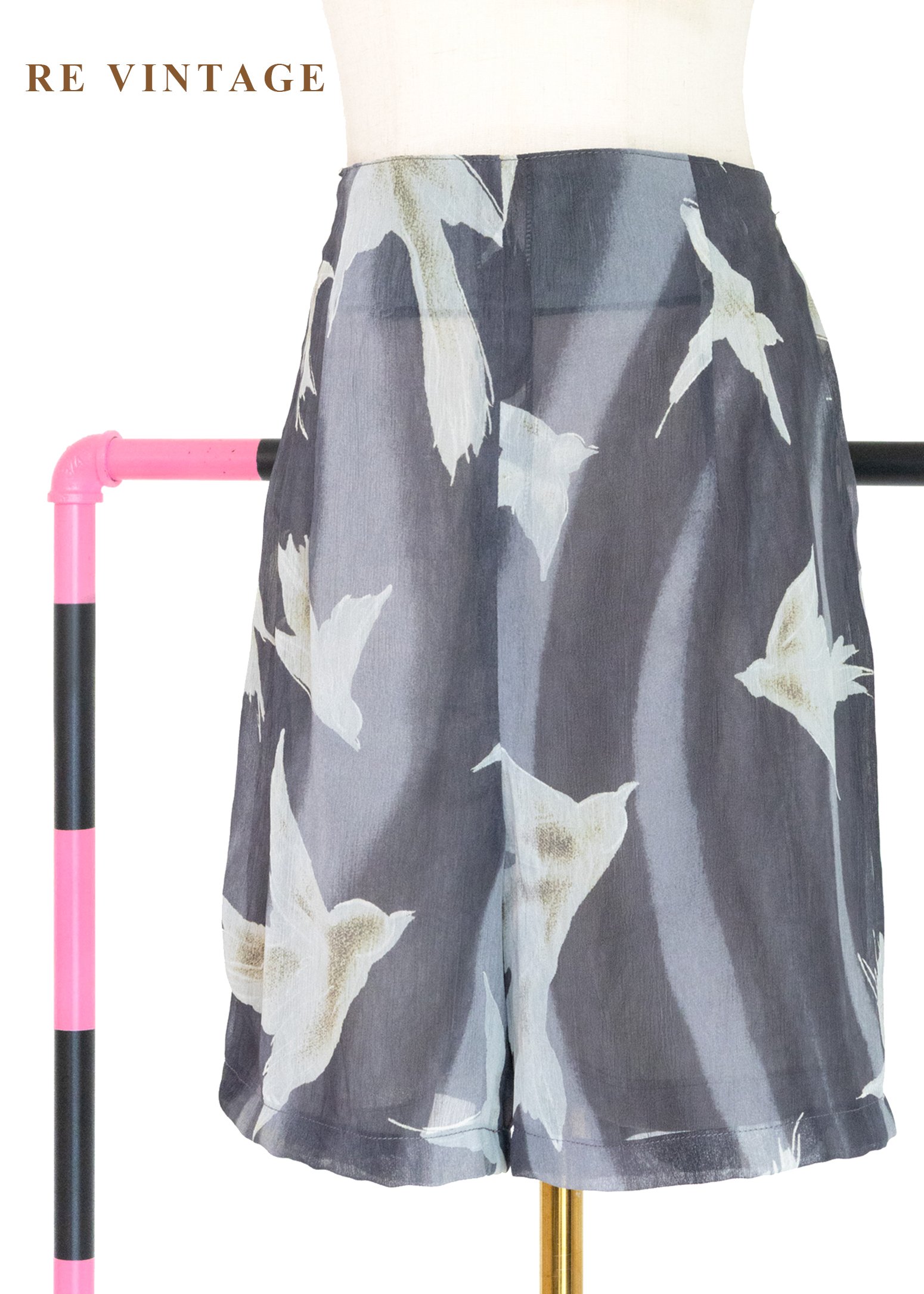 套裝短褲 - 煙雨霧色裡的飛鳥短褲